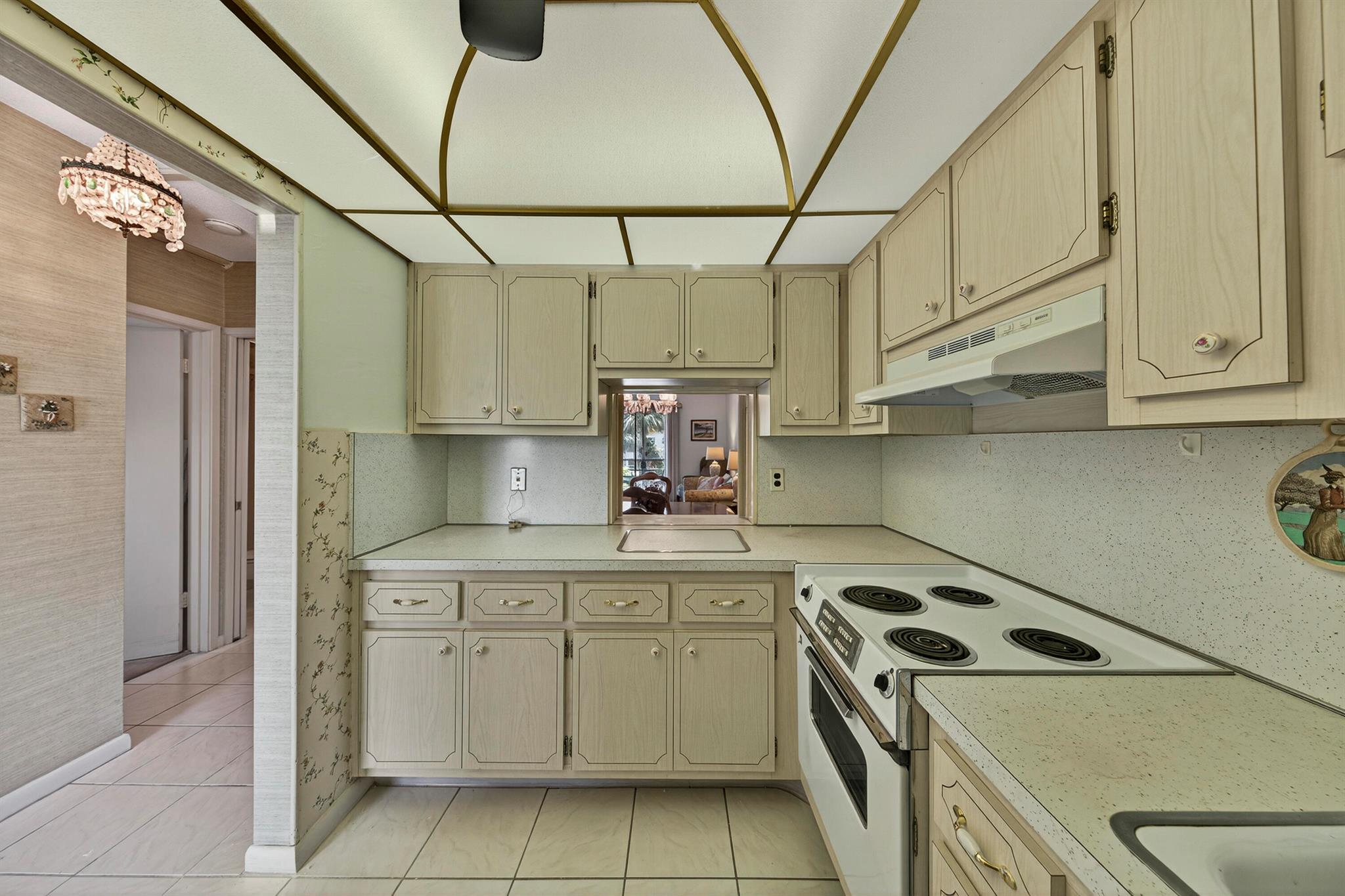 LIGHTHOUSE POINT GARDENS - Residential