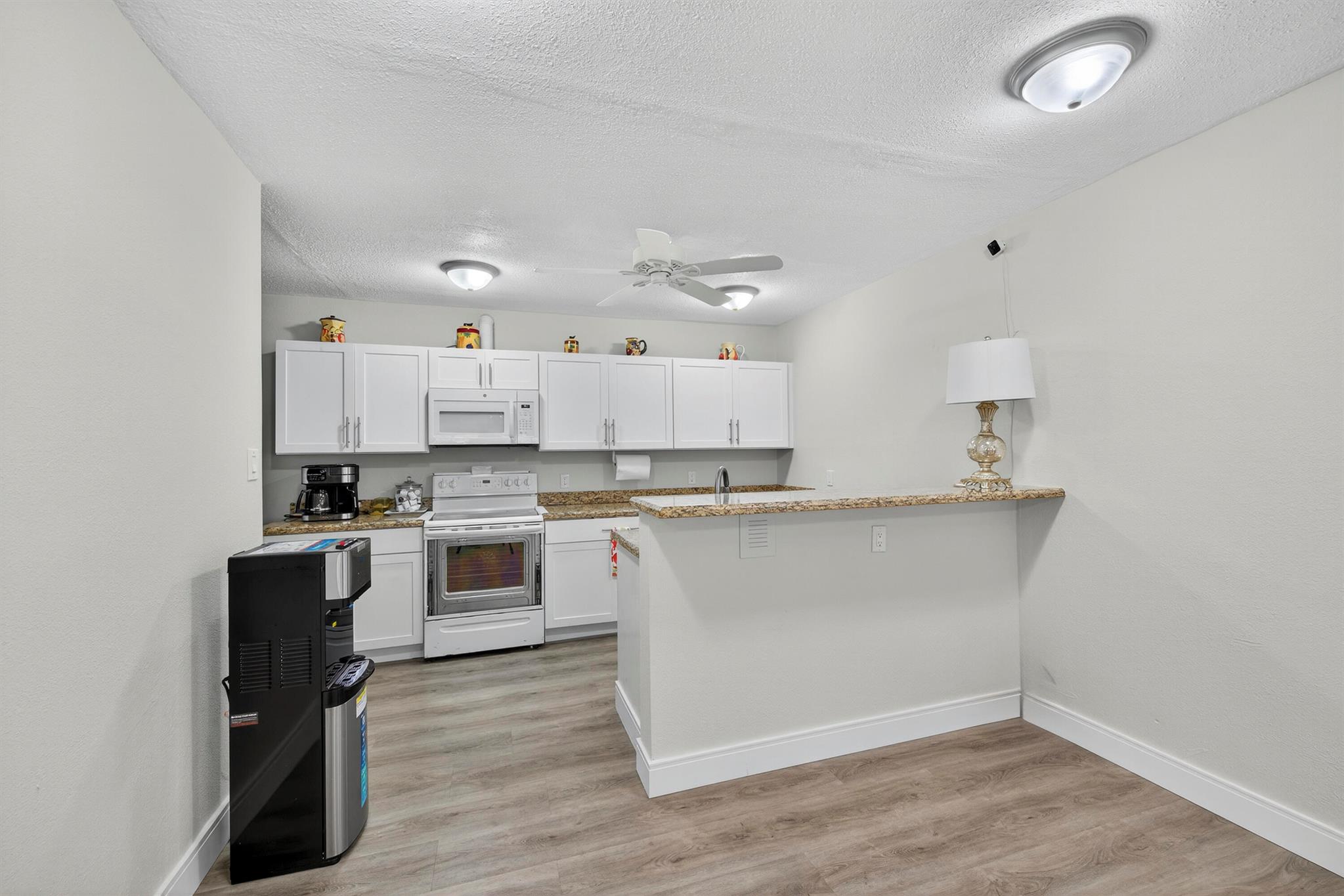 LIGHTHOUSE POINT GARDENS - Residential