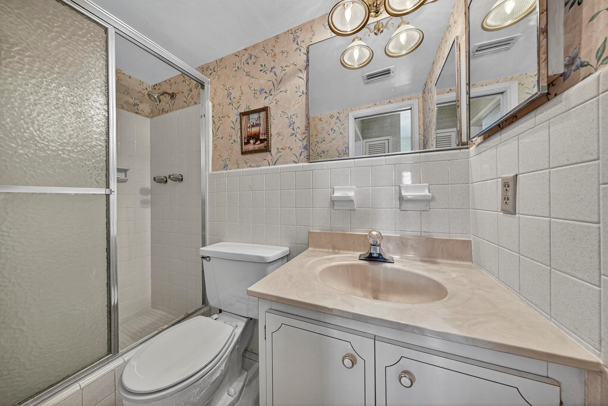 LIGHTHOUSE POINT GARDENS - Residential