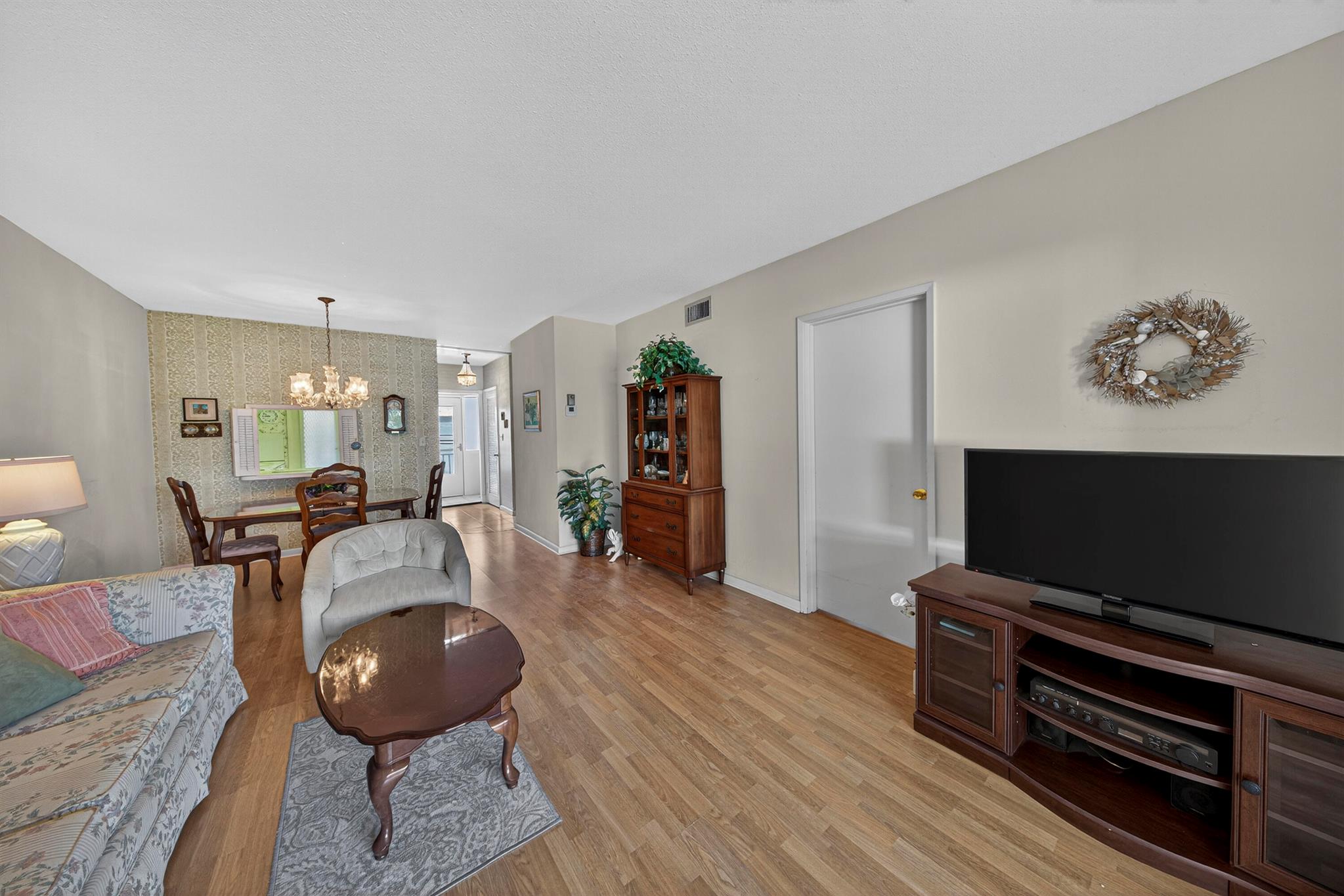 LIGHTHOUSE POINT GARDENS - Residential