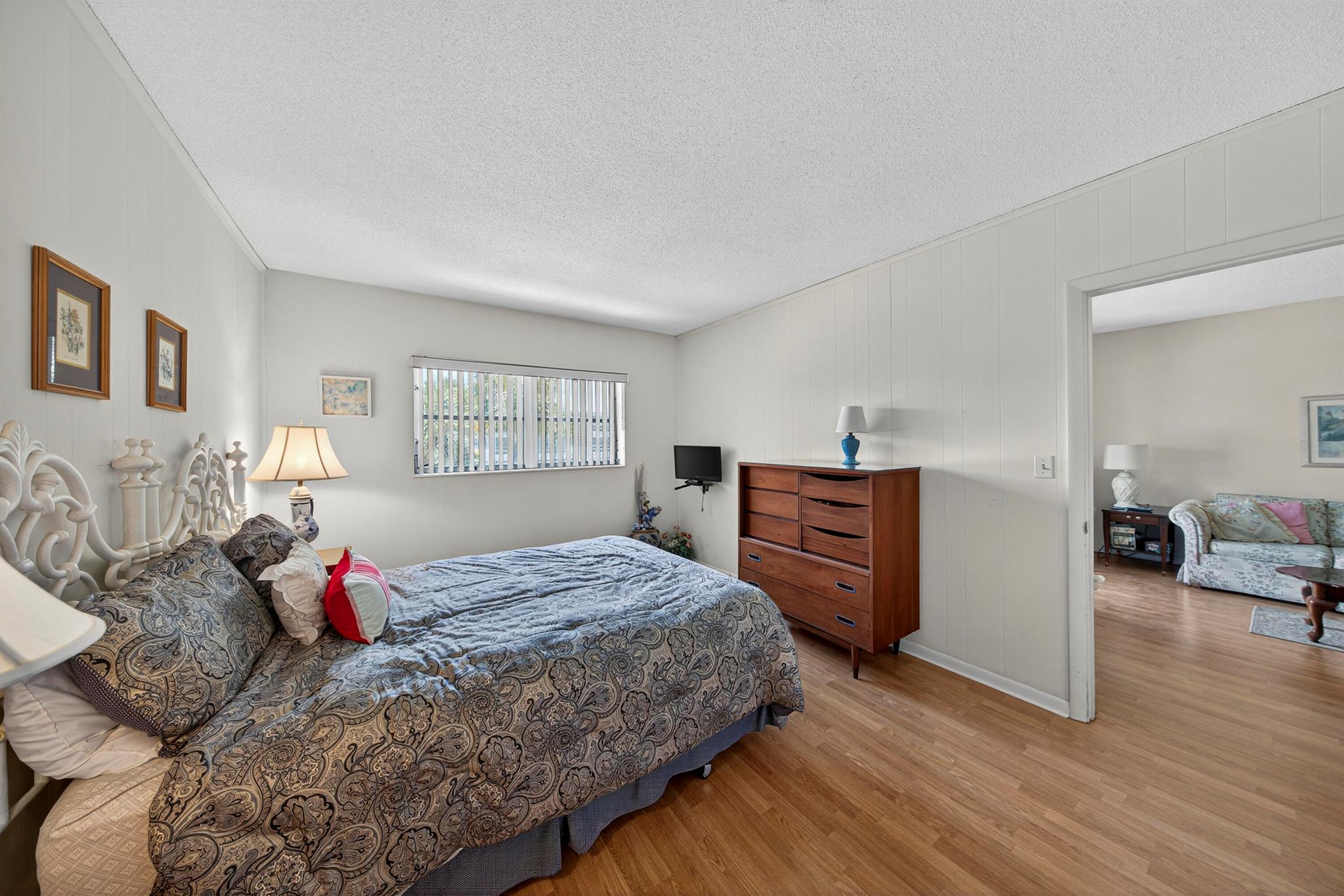 LIGHTHOUSE POINT GARDENS - Residential