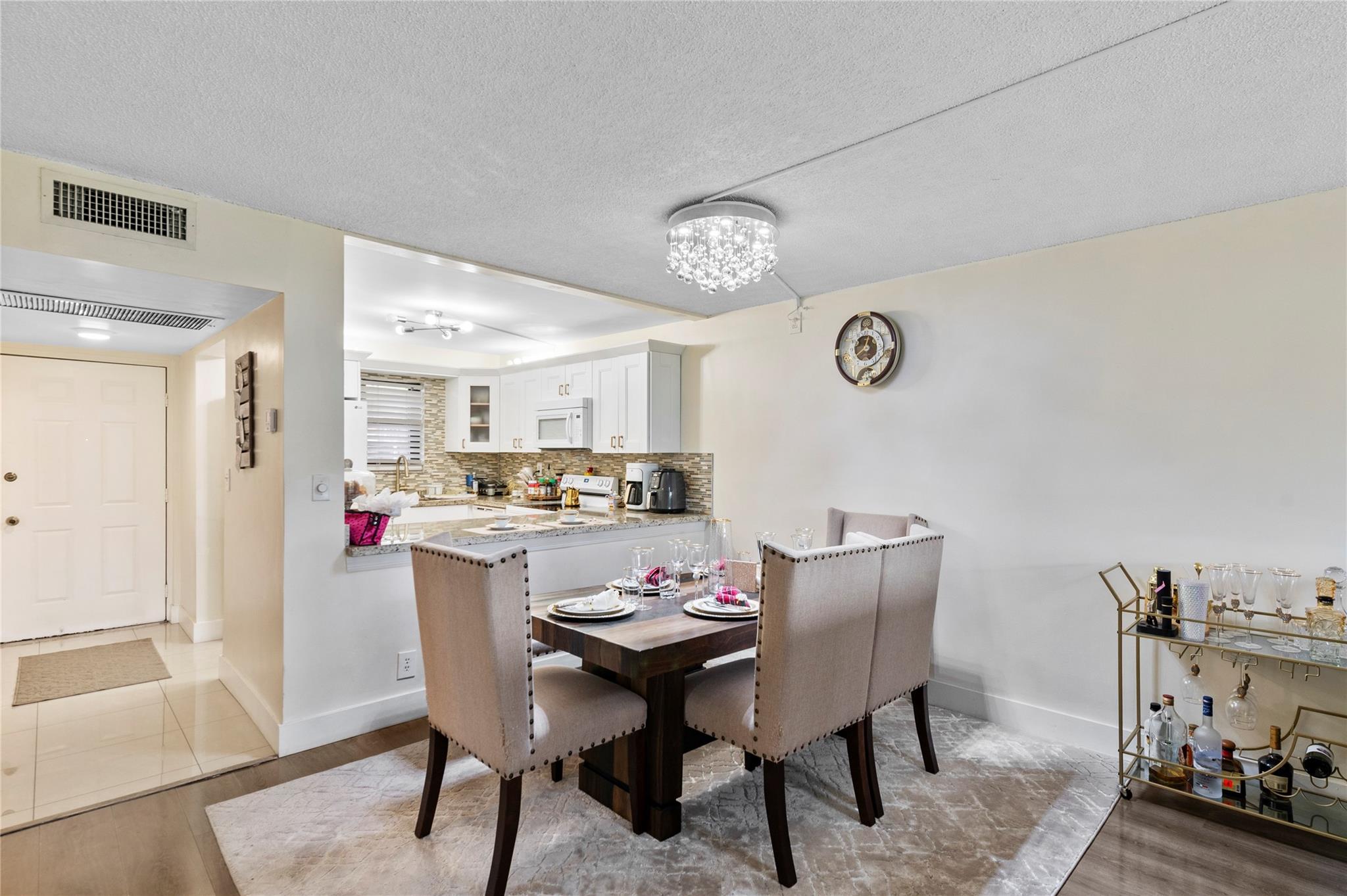 9300 SW 8th St 102, Boca Raton, FL, 33428/$244,900 3 9300 SW 8th St 102