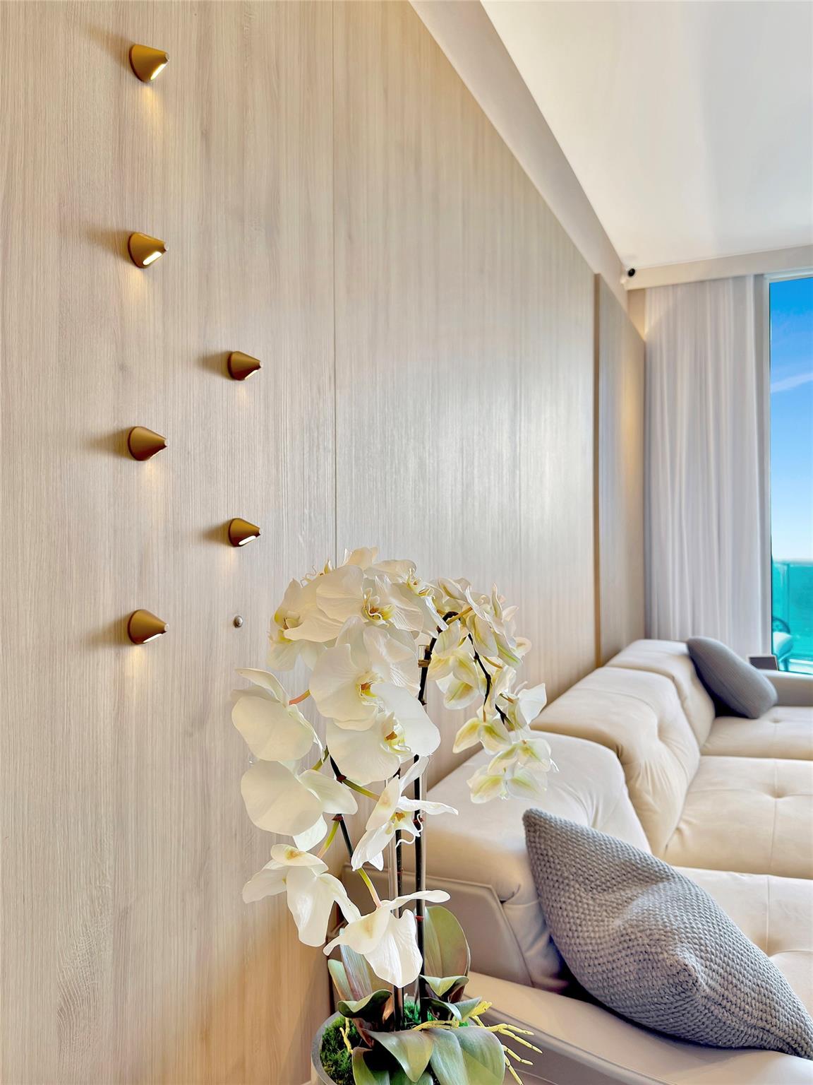 16001 Collins Ave 3004