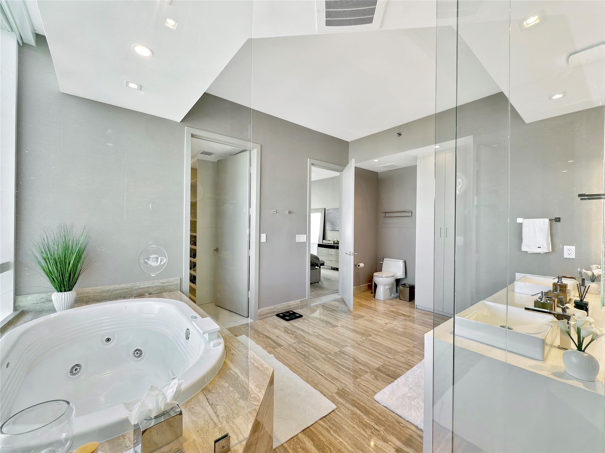 Trump Tower I - Residential