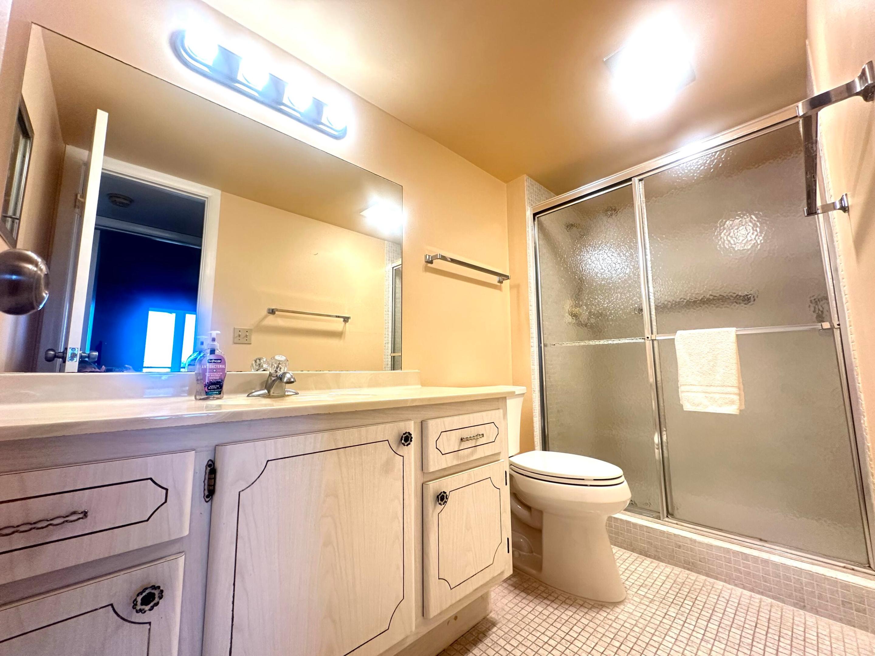 OAKRIDGE V CONDO - Residential