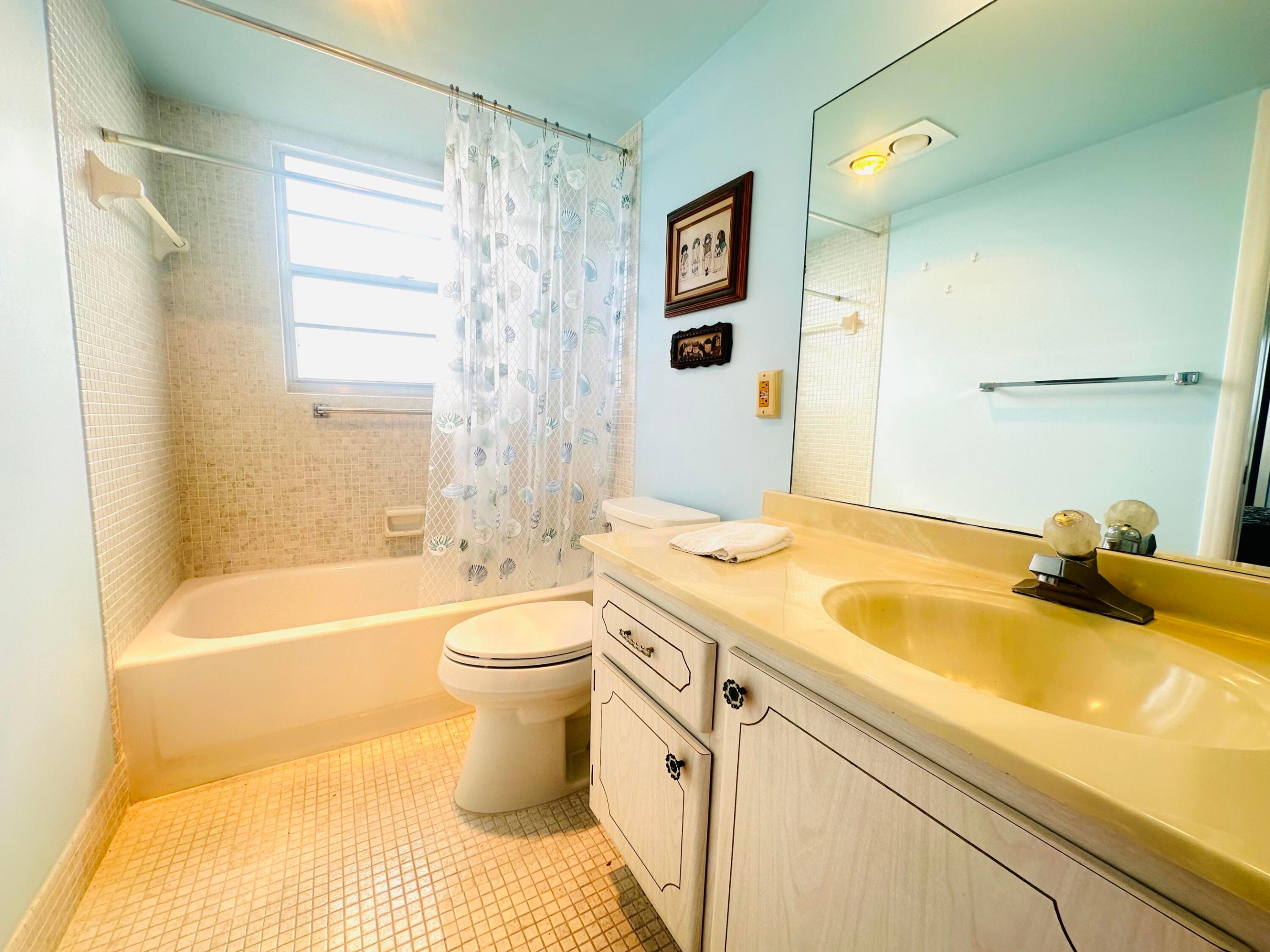 OAKRIDGE V CONDO - Residential