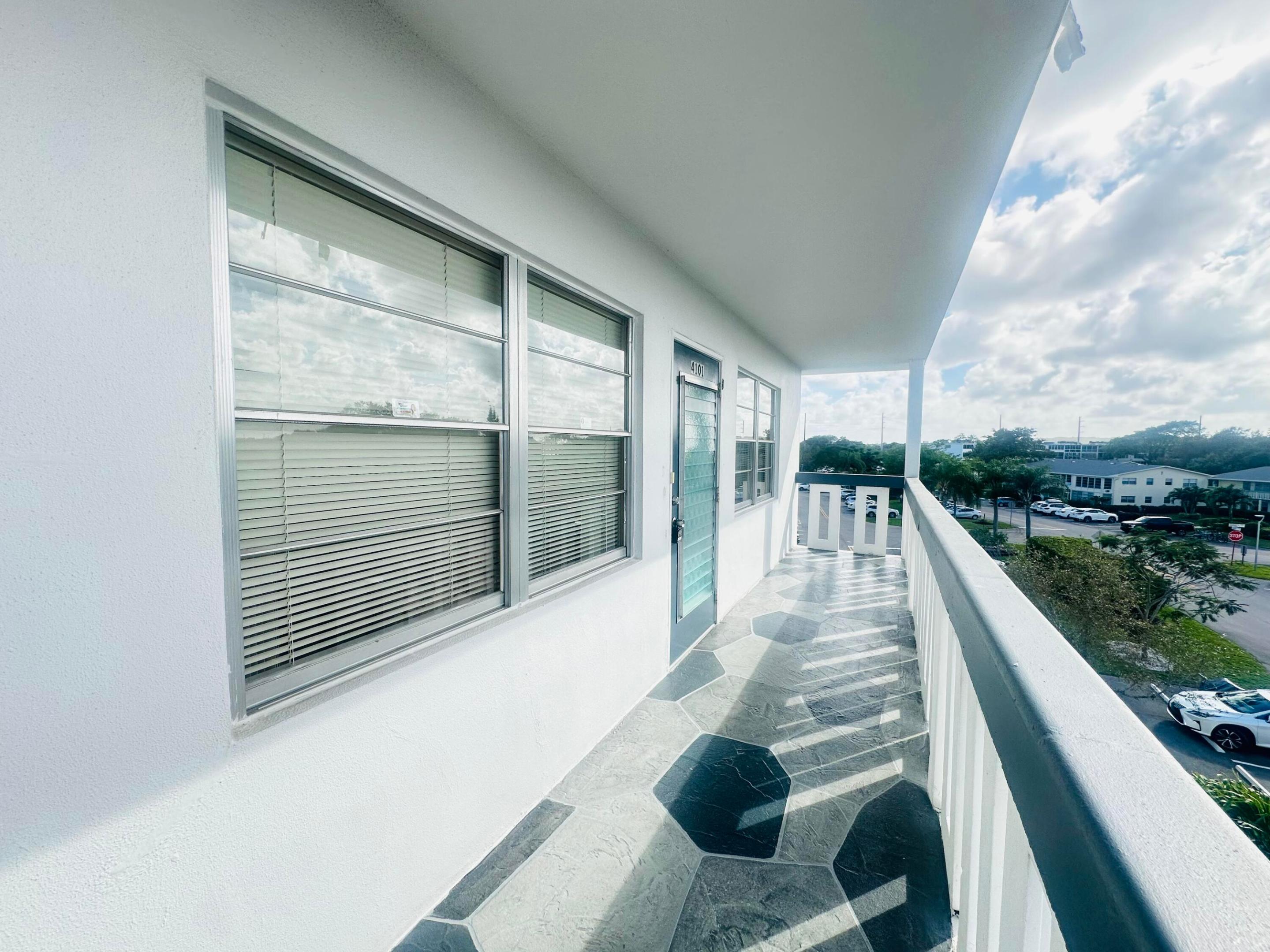 OAKRIDGE V CONDO - Residential