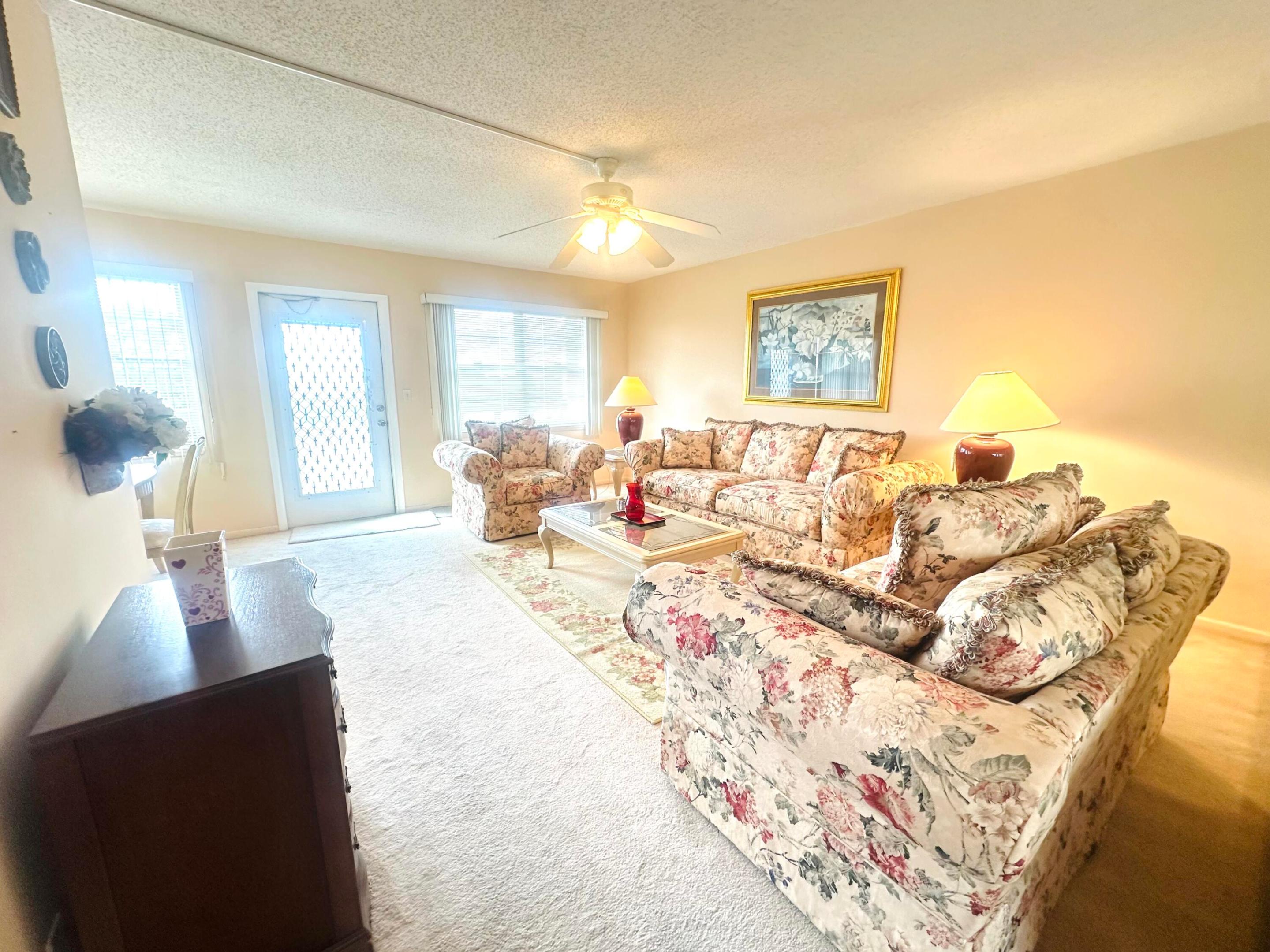 OAKRIDGE V CONDO - Residential