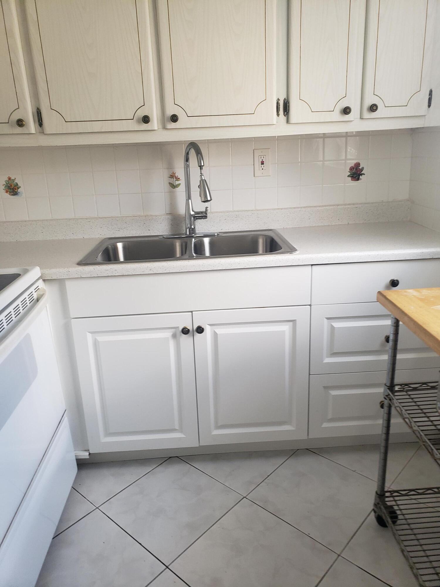 ANDOVER CONDOS - Residential