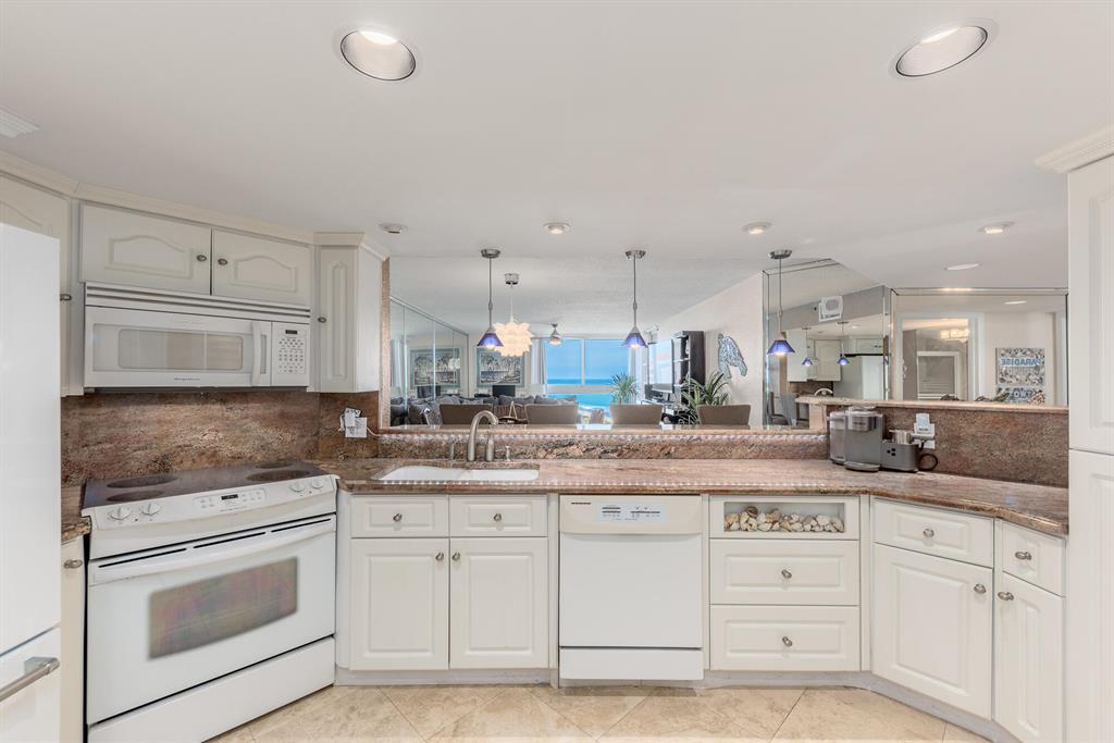 AQUANIQUE OCEAN CLUB, A CONDOMINIUM - Residential