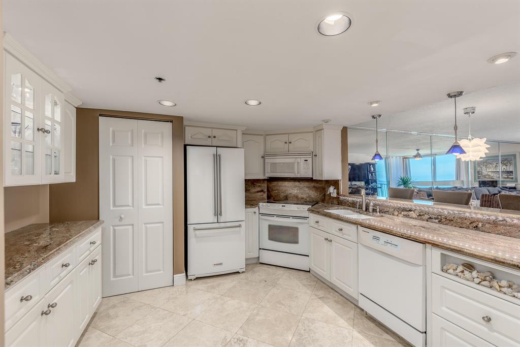 AQUANIQUE OCEAN CLUB, A CONDOMINIUM - Residential