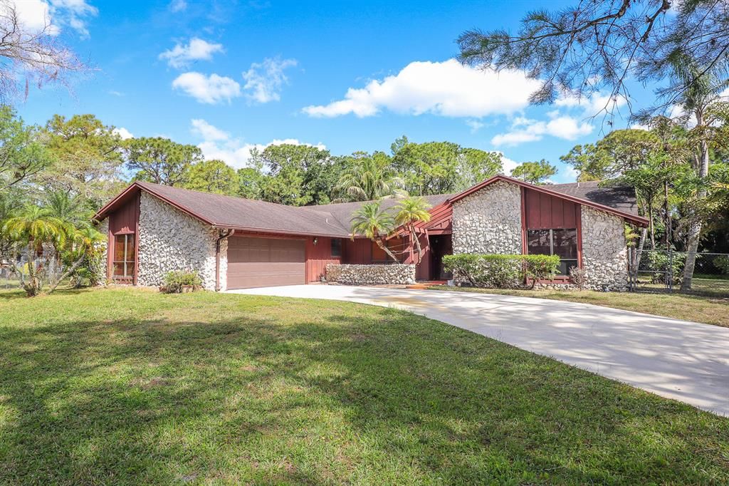 Photo of 8075 155th Place N, Palm Beach Gardens, FL 33418 (MLS # R10705703)