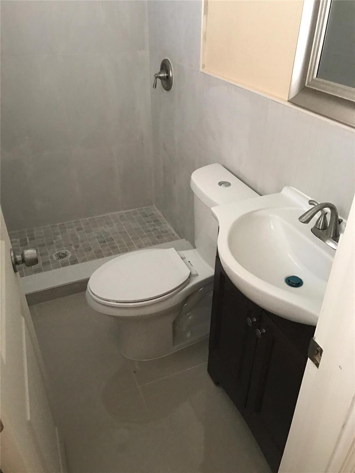 Beverly Park 25-44 B - Residential Lease