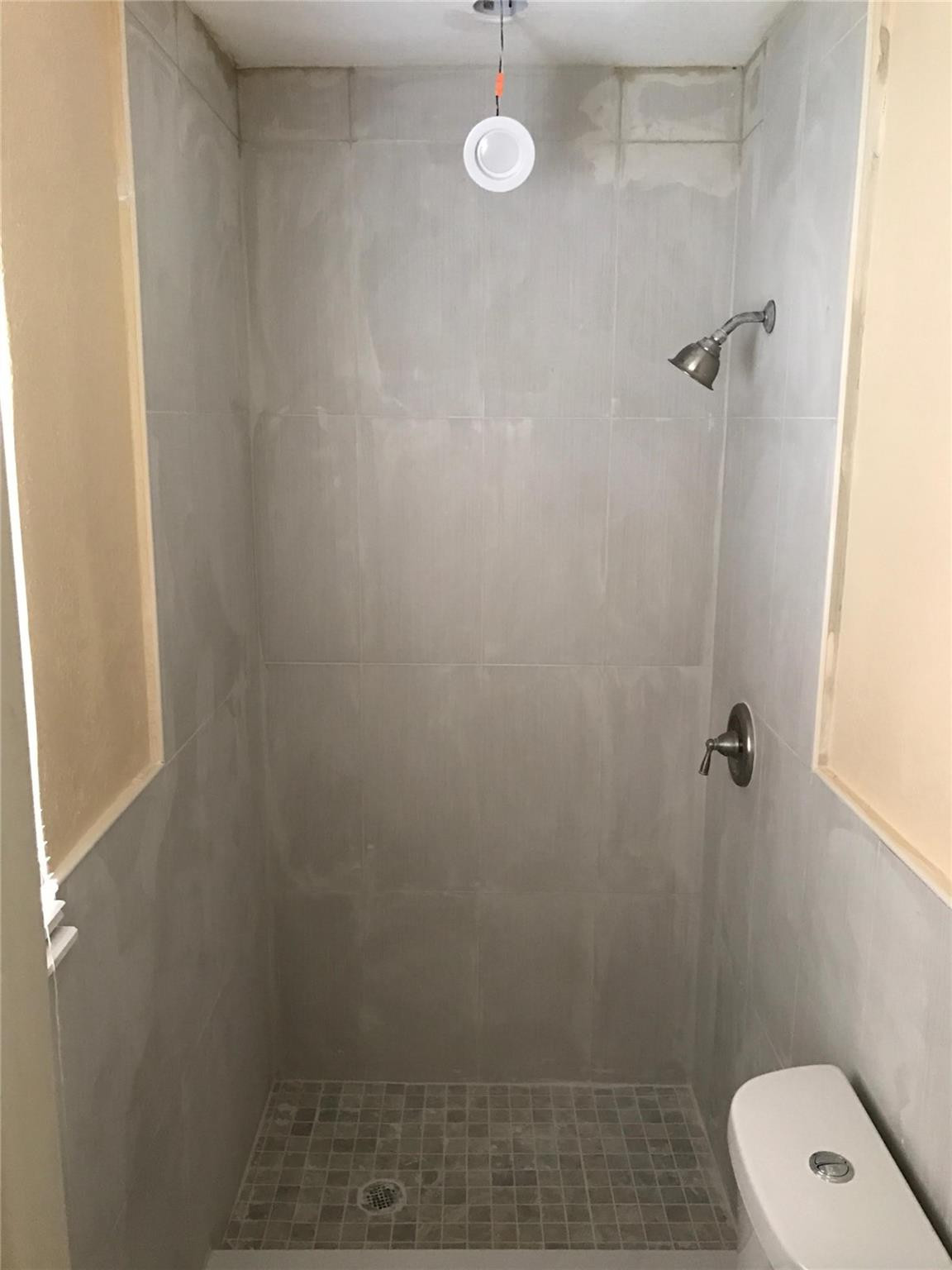 Beverly Park 25-44 B - Residential Lease