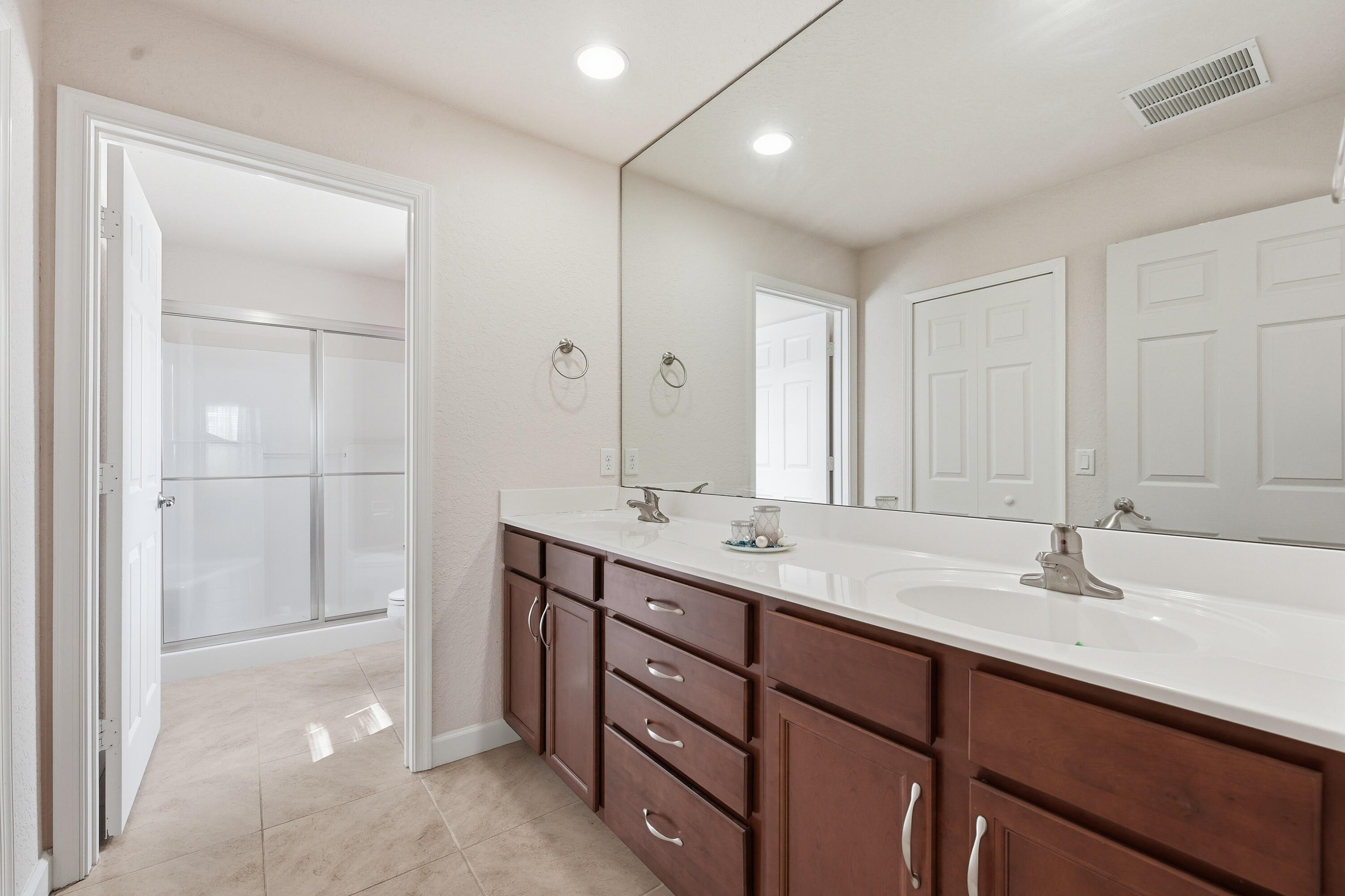 SPANISH LAKES FAIRWAYS LEASEHOLD ESTATES - Residential