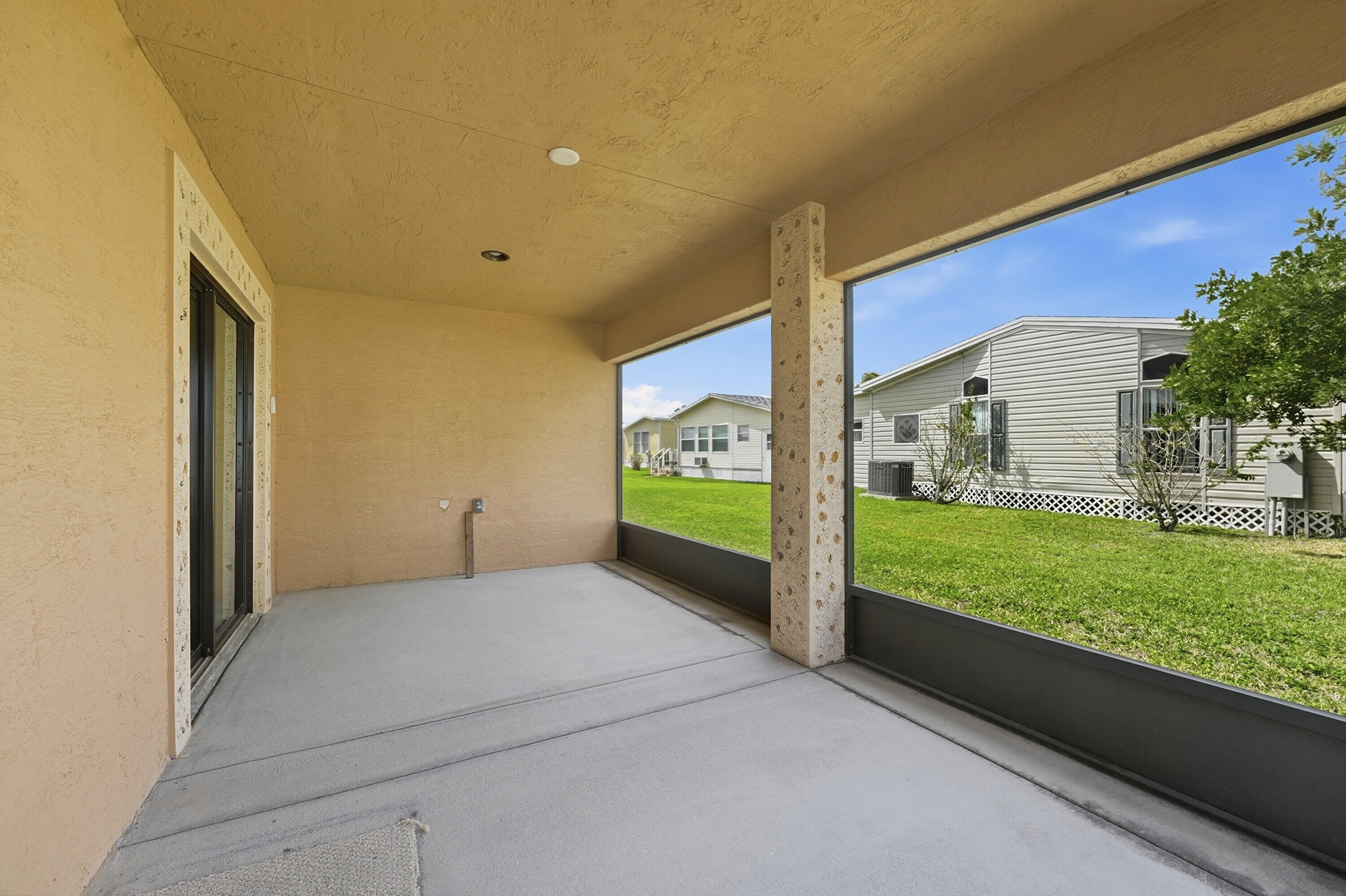 SPANISH LAKES FAIRWAYS LEASEHOLD ESTATES - Residential