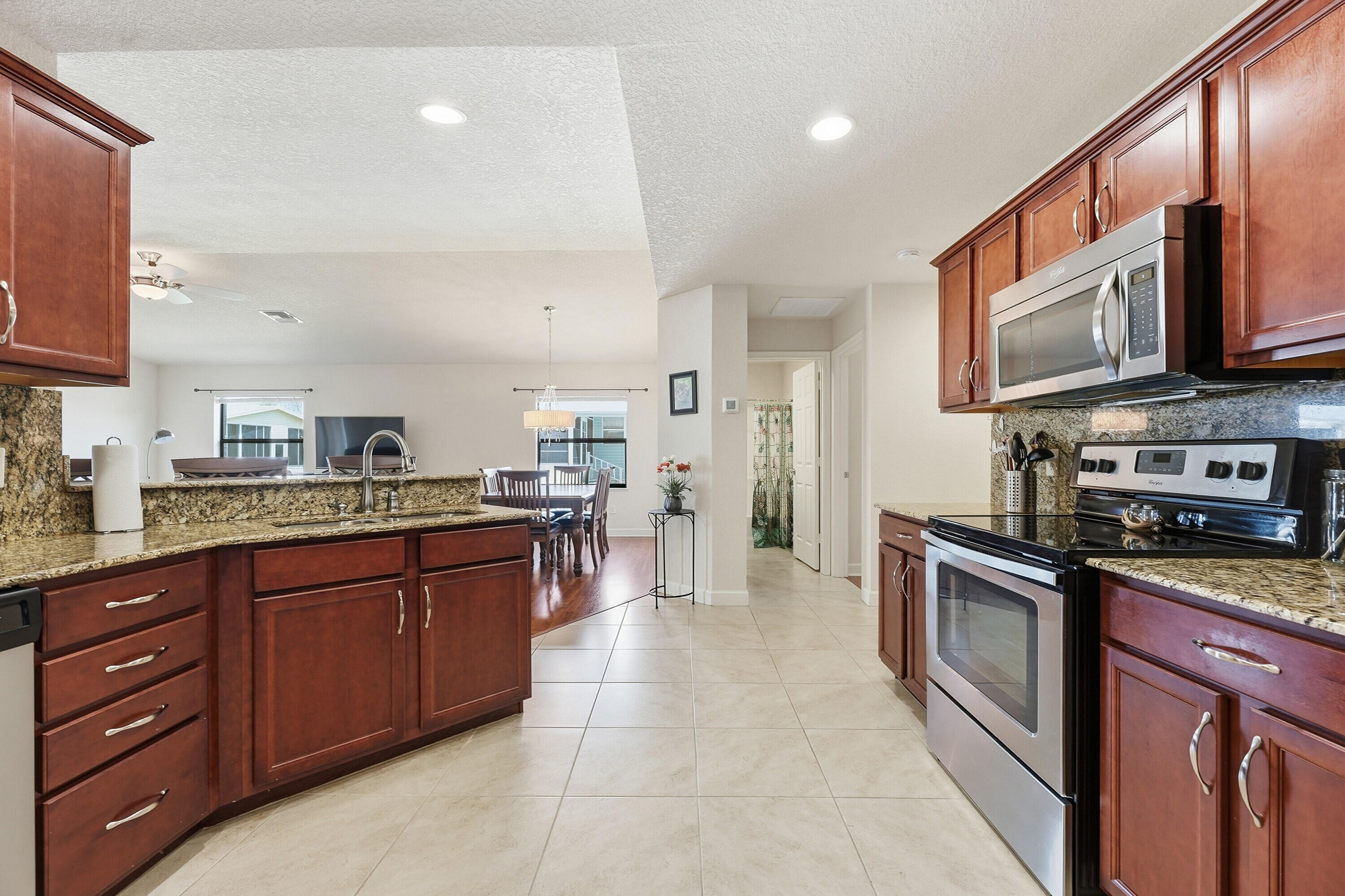 SPANISH LAKES FAIRWAYS LEASEHOLD ESTATES - Residential