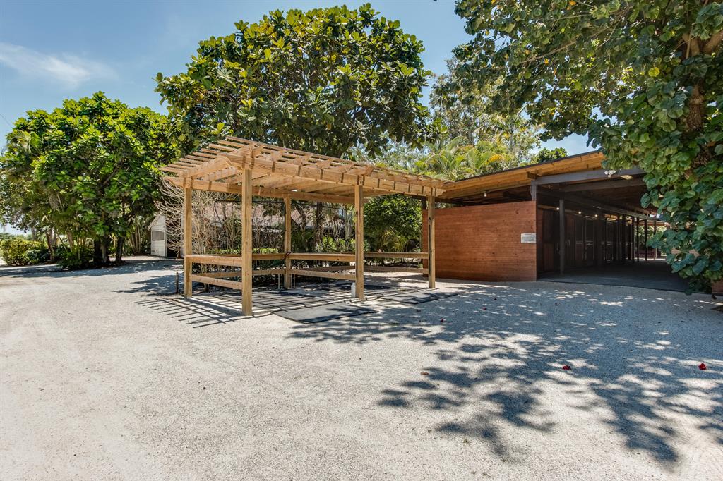 SADDLE TRAIL PARK OF WELLINGTON - Land