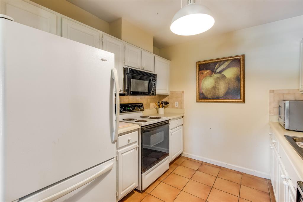 SADDLE TRAIL PARK OF WELLINGTON - Land