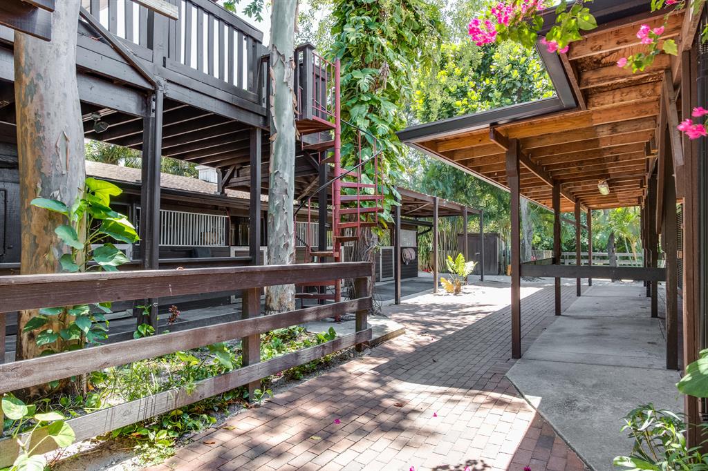 SADDLE TRAIL PARK OF WELLINGTON - Land