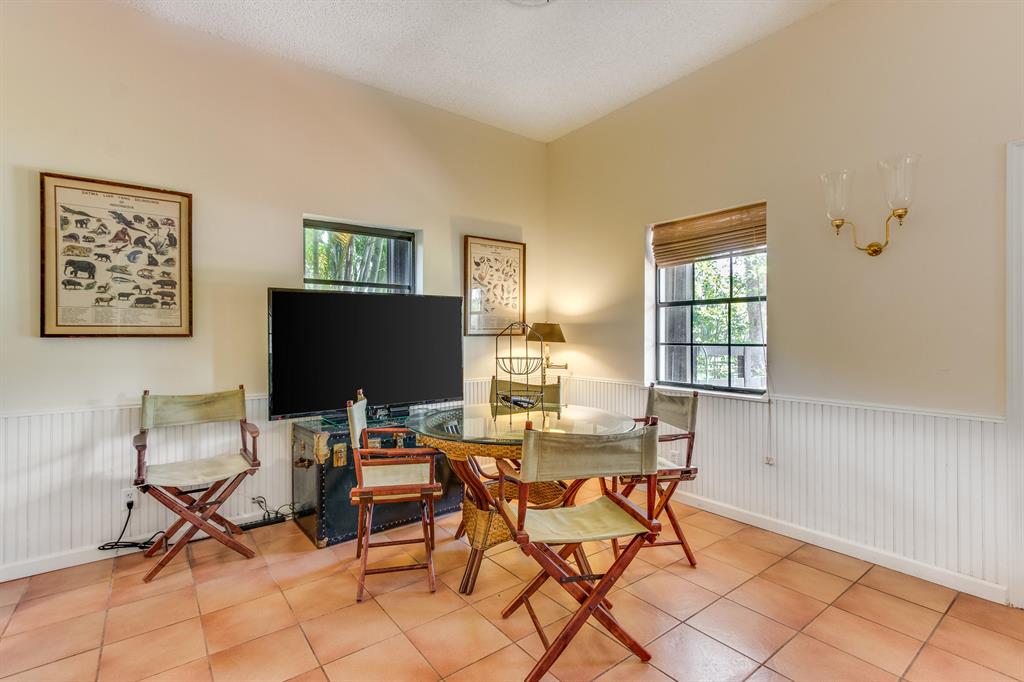 SADDLE TRAIL PARK OF WELLINGTON - Land