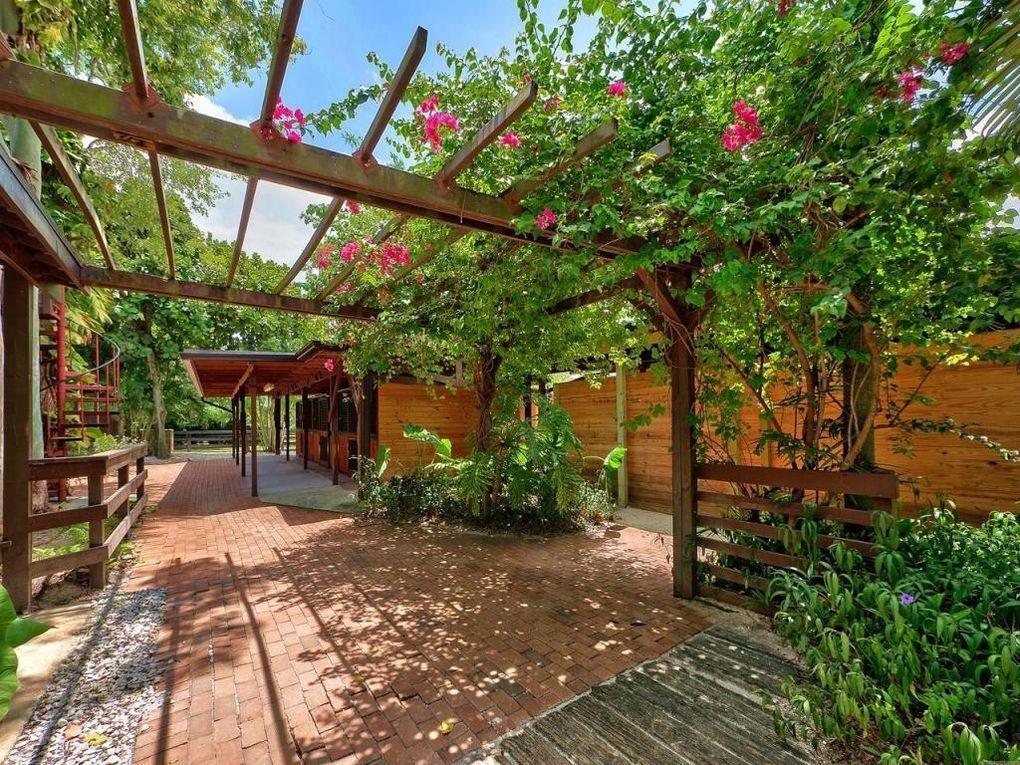 SADDLE TRAIL PARK OF WELLINGTON - Land