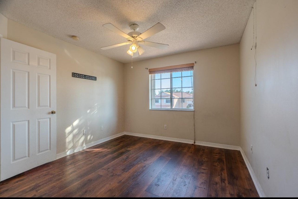 Twin Acres 154-15 B - Residential Lease