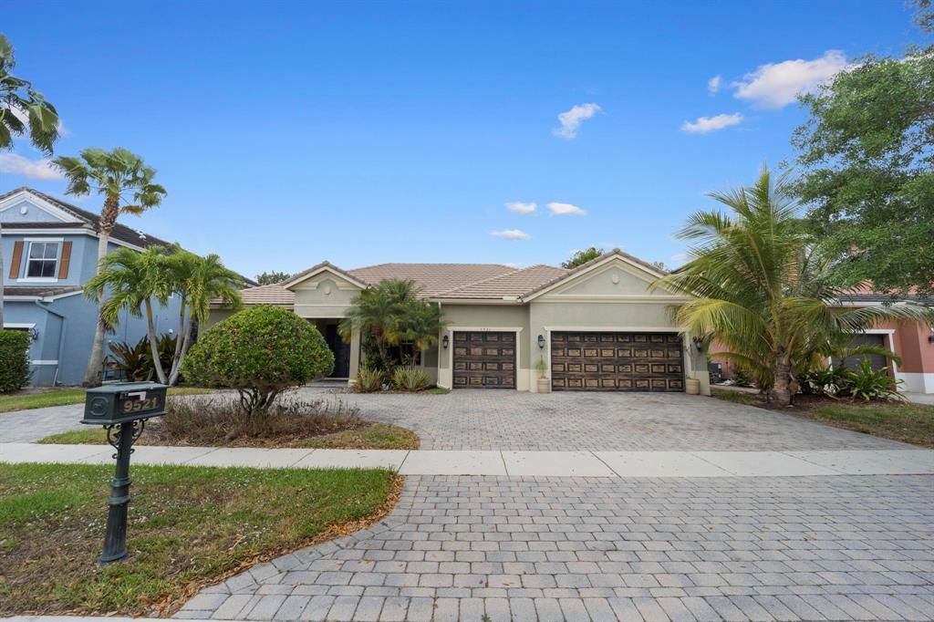 Photo of 9521 Sedgewood Drive, Lake Worth, FL 33467 (MLS # R10884784)