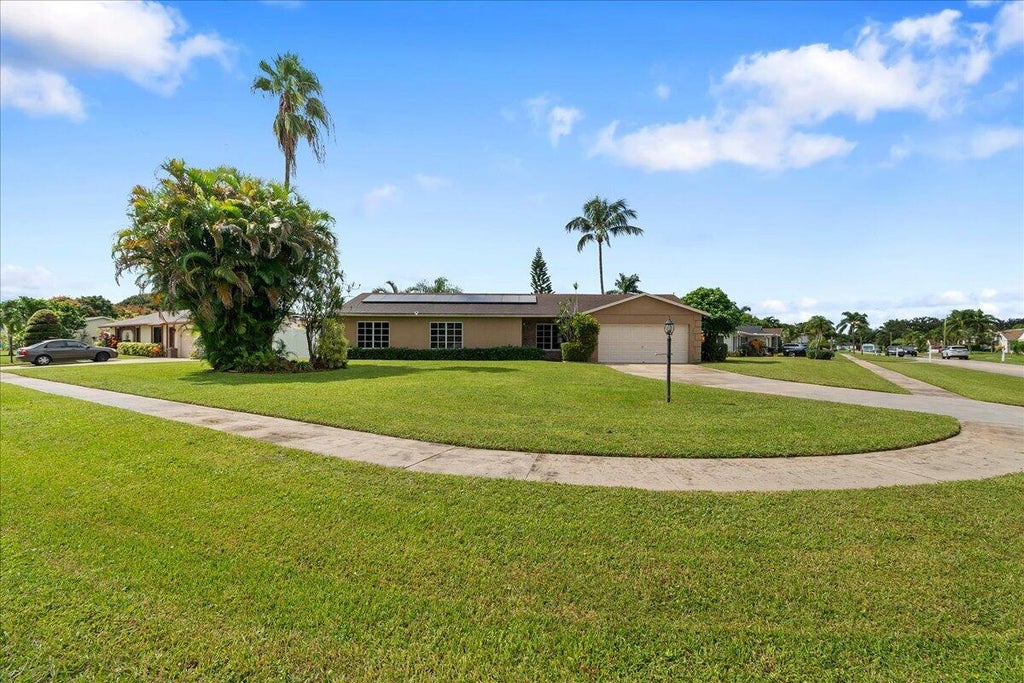 Photo of 8059 ROSE MARIE Avenue E, Boynton Beach, FL 33472 (MLS # B26089484)