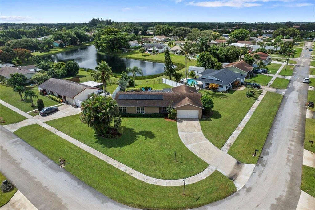 Photo of 8059 ROSE MARIE Avenue E, Boynton Beach, FL 33472 (MLS # B26089484)