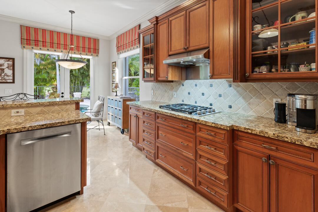 PALM COVE GOLF & YACHT CLUB - Residential