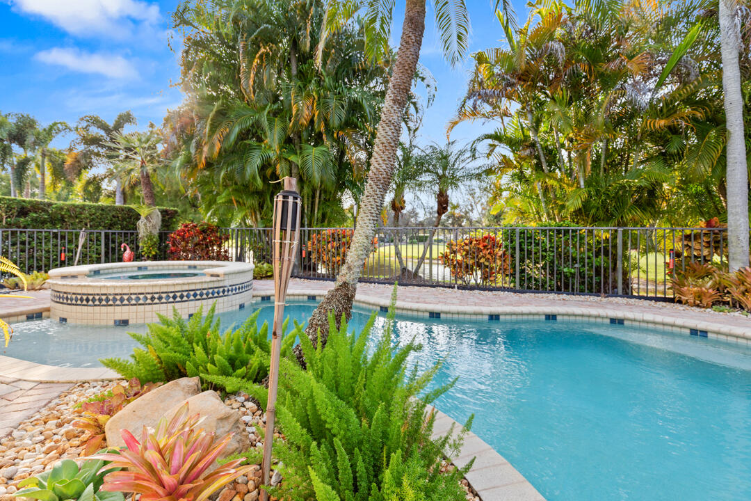 PALM COVE GOLF & YACHT CLUB - Residential