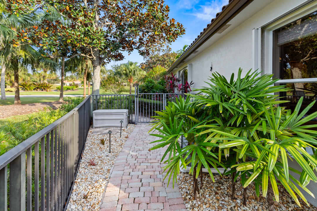 PALM COVE GOLF & YACHT CLUB - Residential