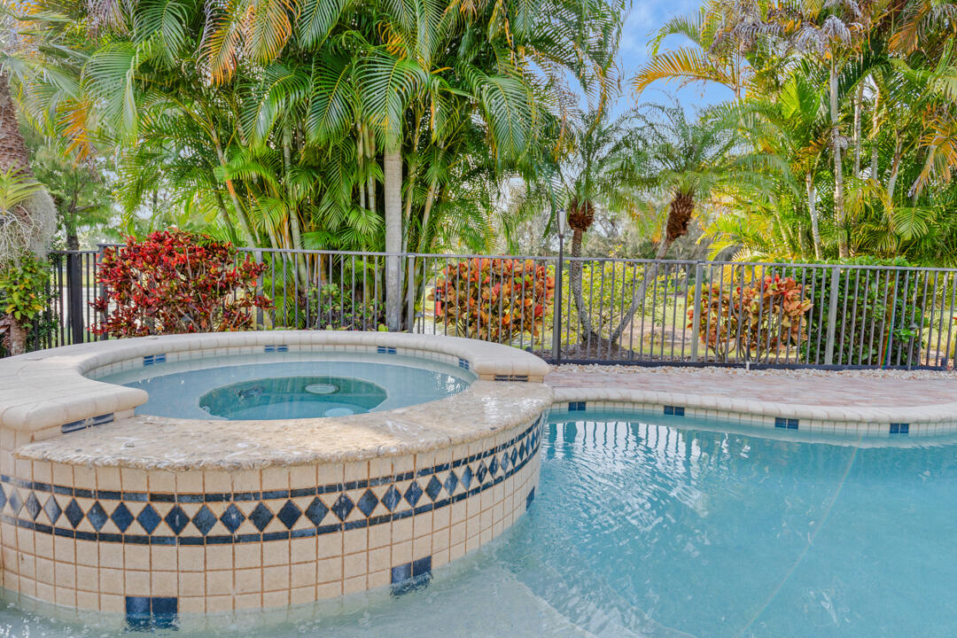 PALM COVE GOLF & YACHT CLUB - Residential