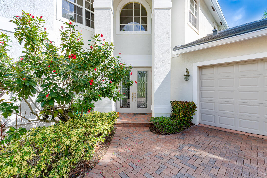 4989 SW St Creek Drive