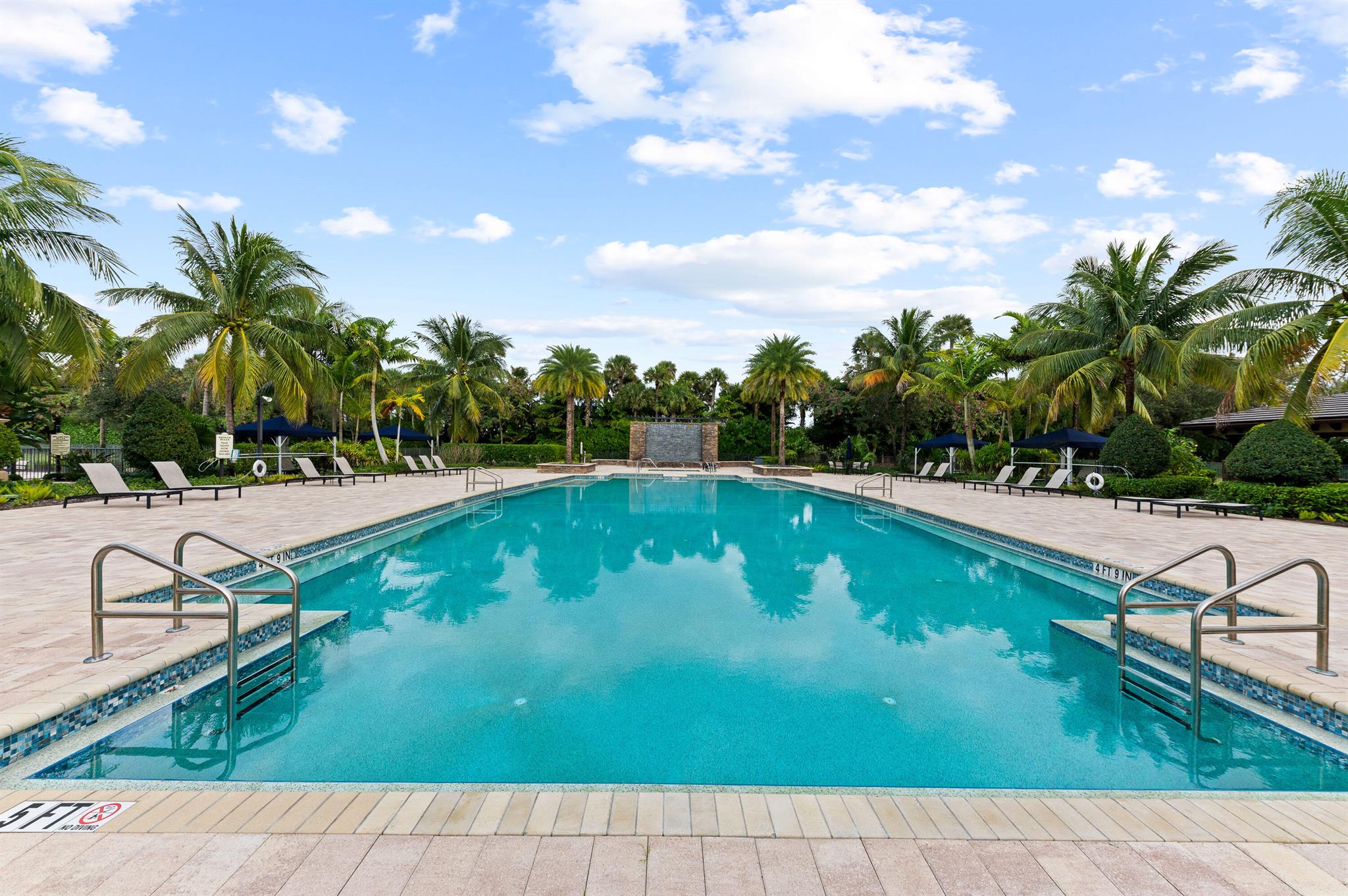 PALM MEADOWS ESTATES - Residential