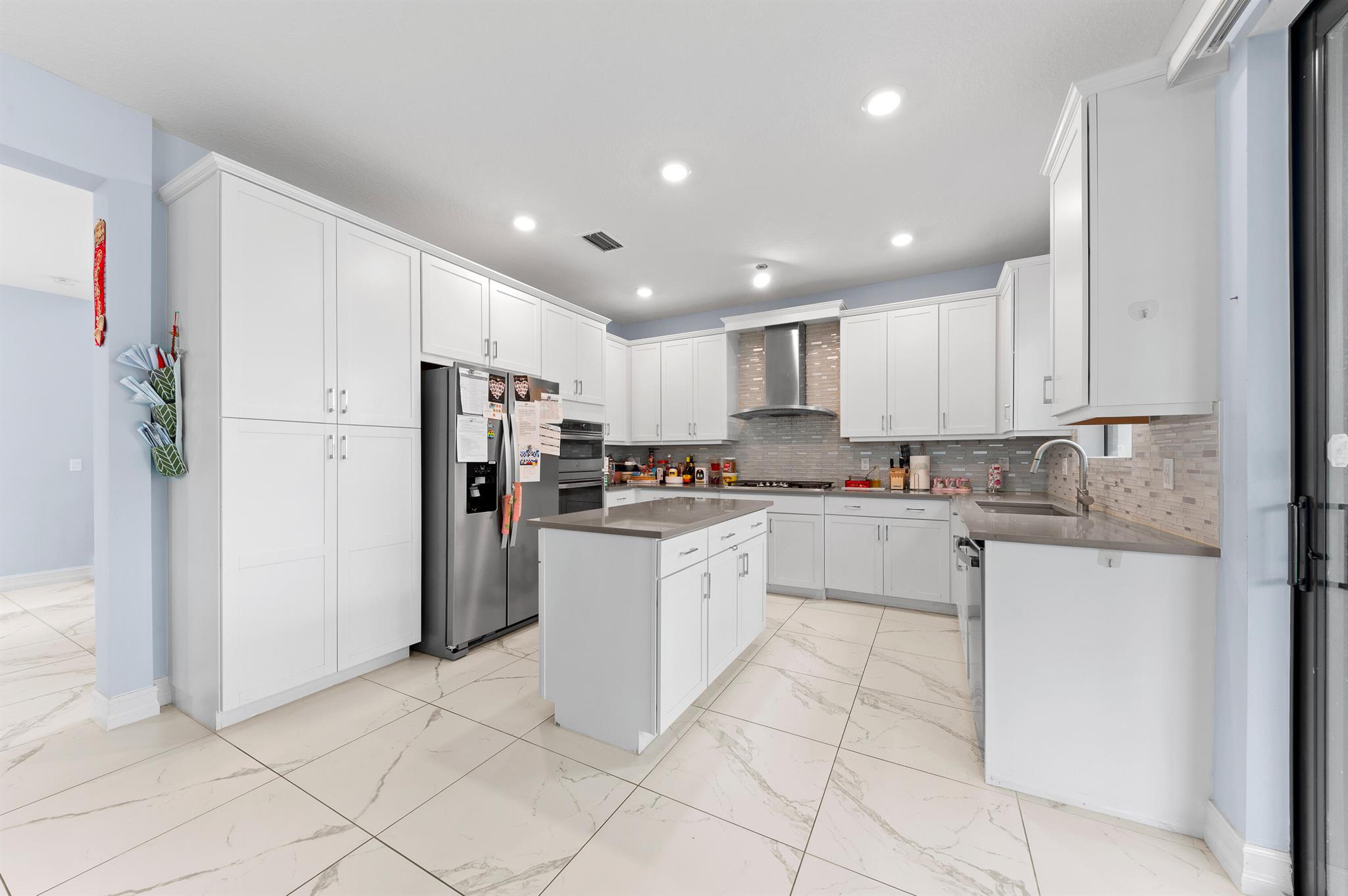 PALM MEADOWS ESTATES - Residential