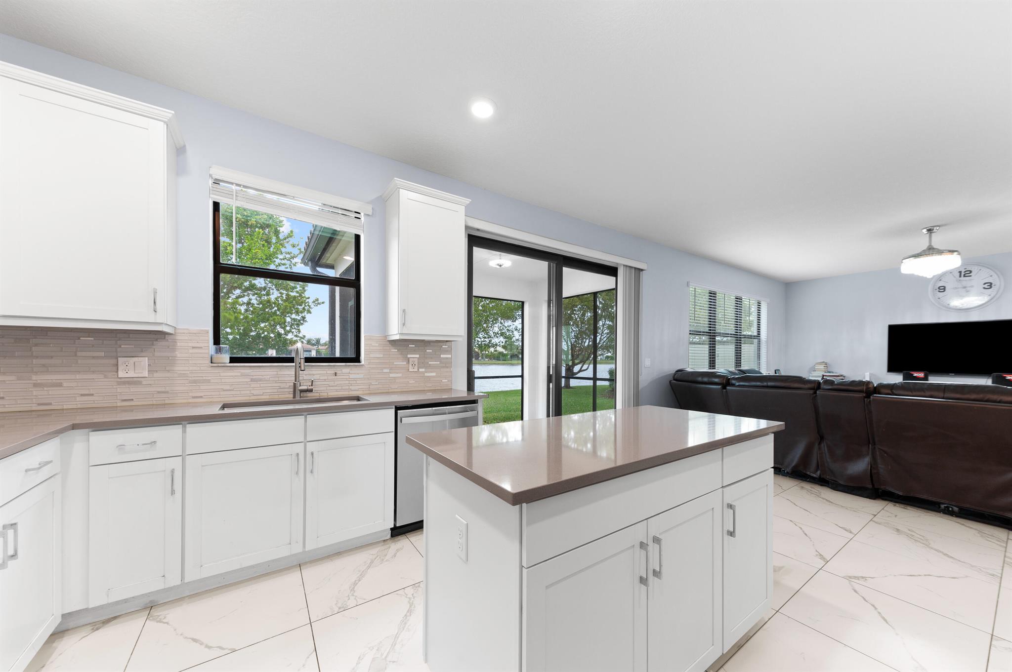 PALM MEADOWS ESTATES - Residential