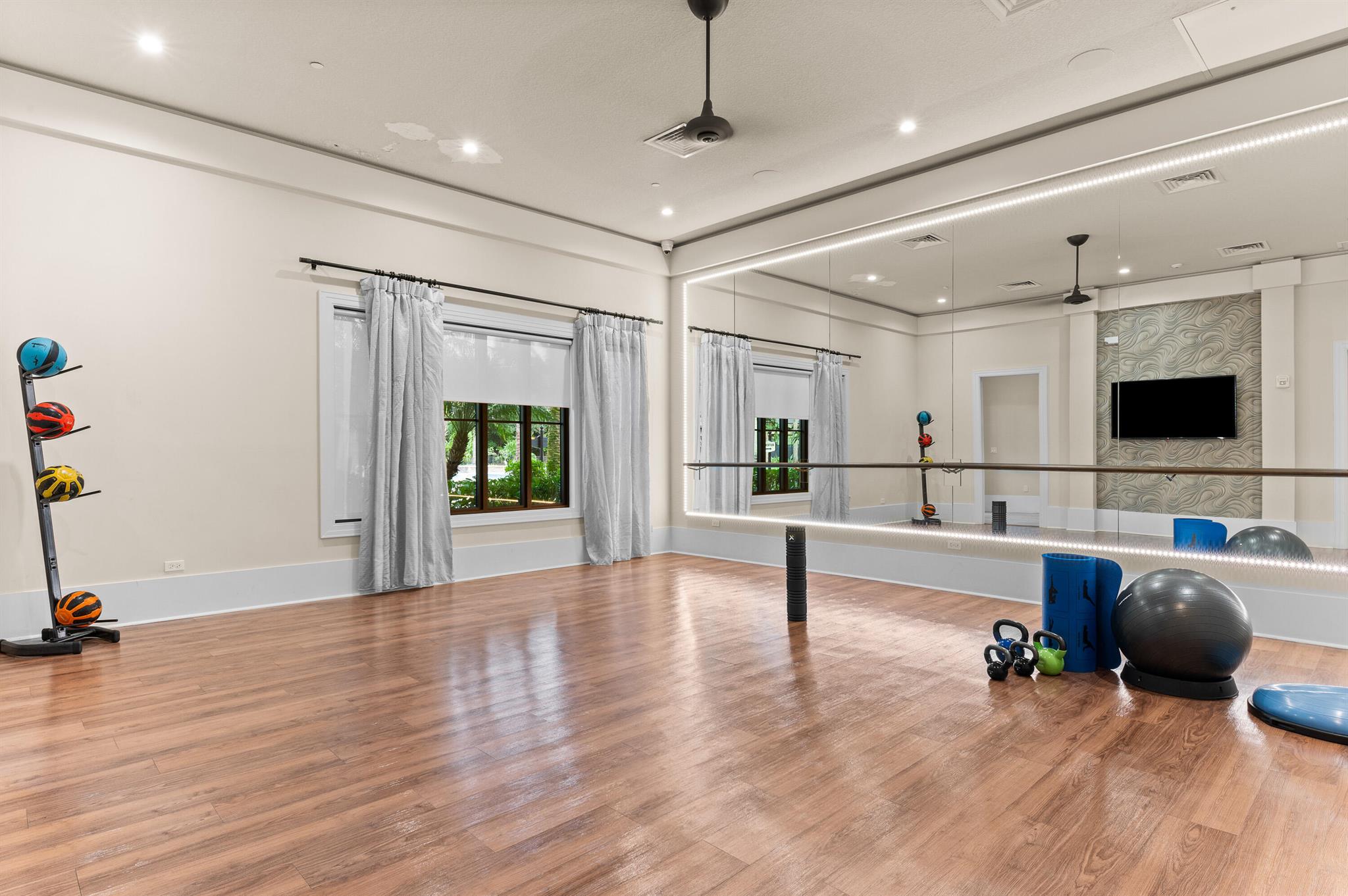 PALM MEADOWS ESTATES - Residential