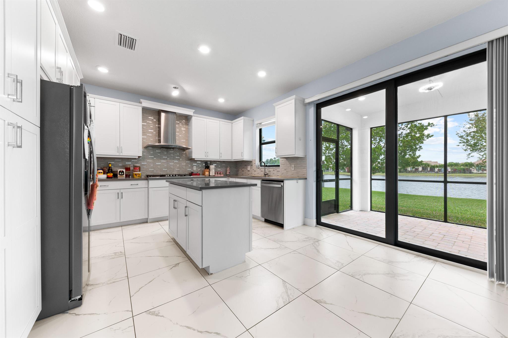 PALM MEADOWS ESTATES - Residential