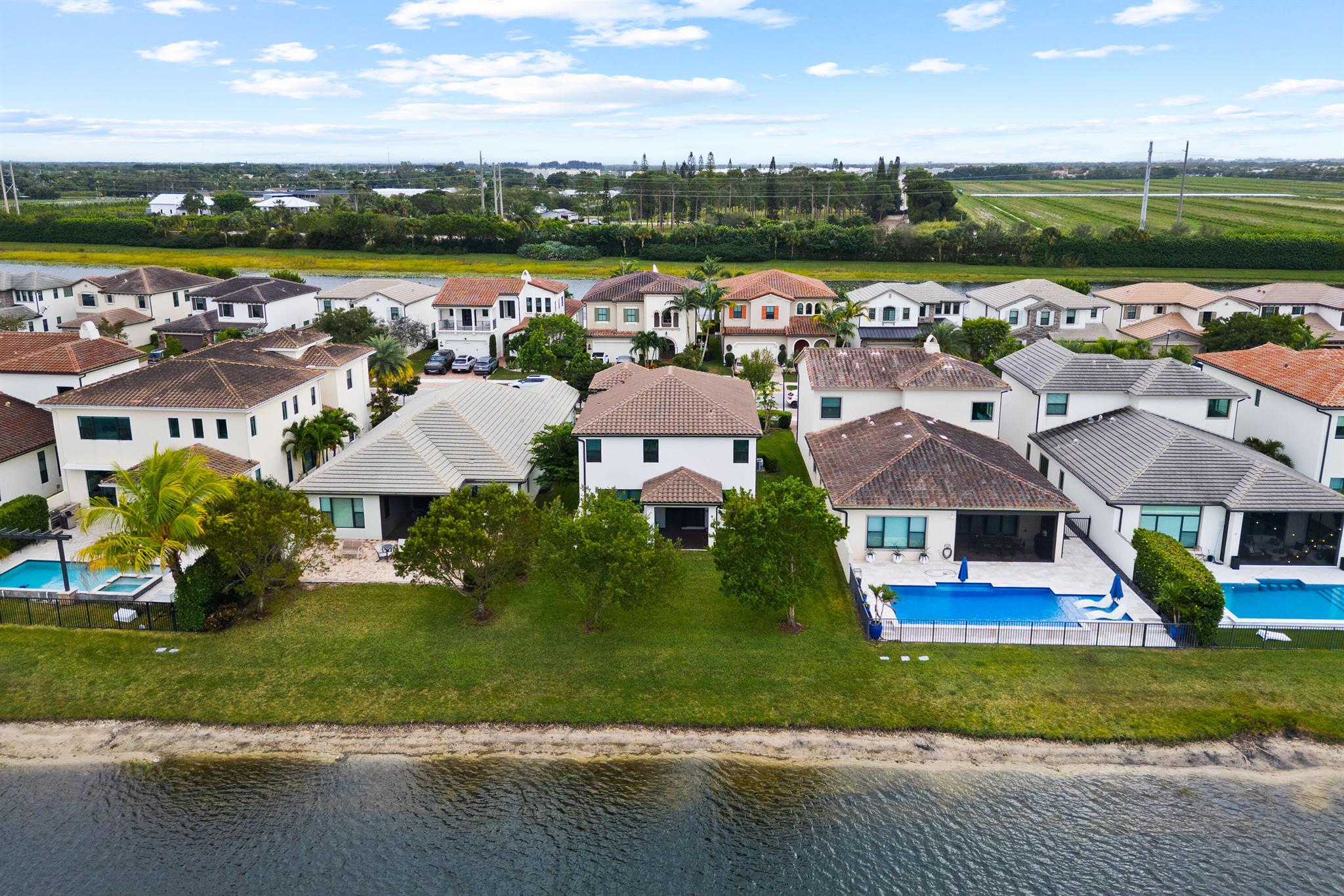 PALM MEADOWS ESTATES - Residential