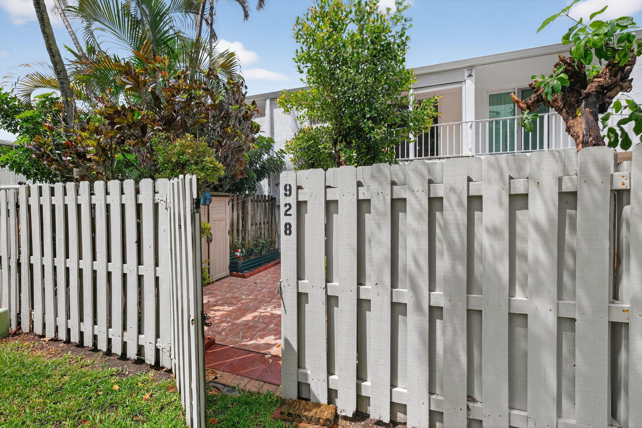 TOWNHOUSES OF VENETIAN PARK - Residential