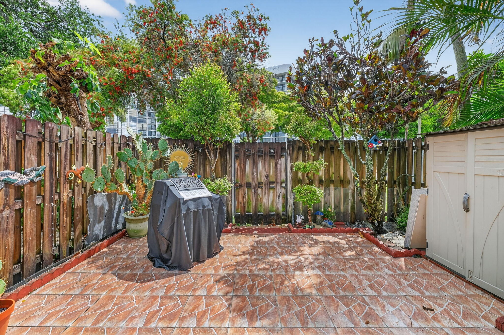 TOWNHOUSES OF VENETIAN PARK - Residential