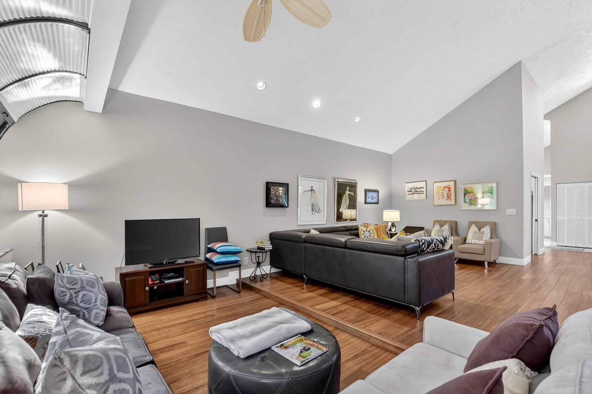 MERIDIANA AT BOCA POINTE - Residential