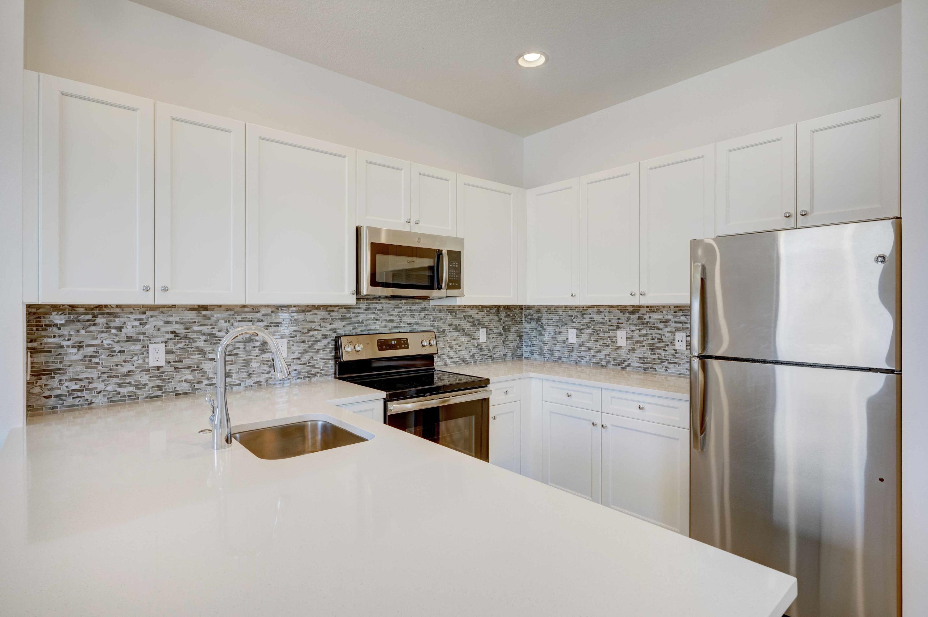 ALTON NEIGHBORHOOD - Residential Lease