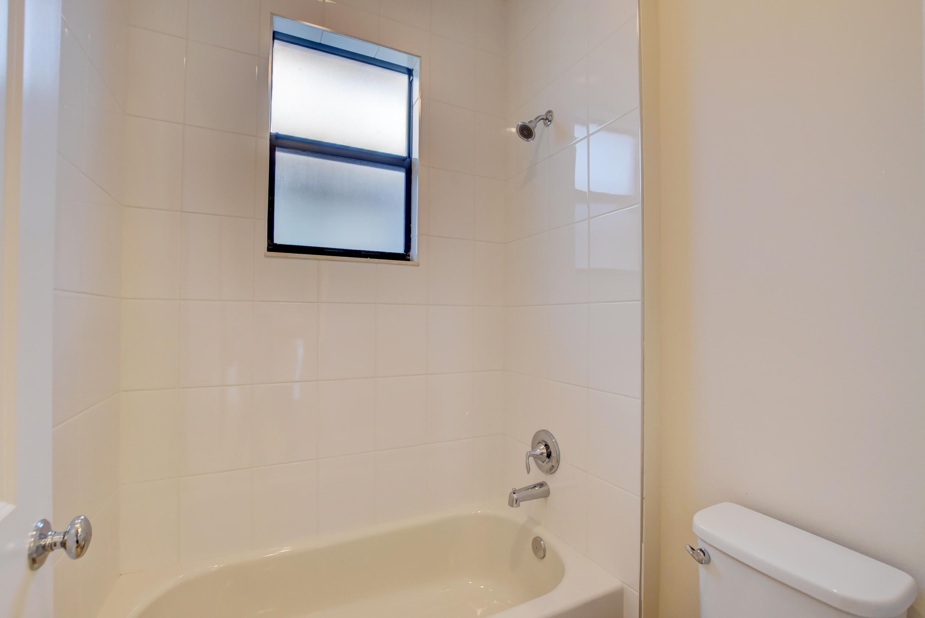 ALTON NEIGHBORHOOD - Residential Lease