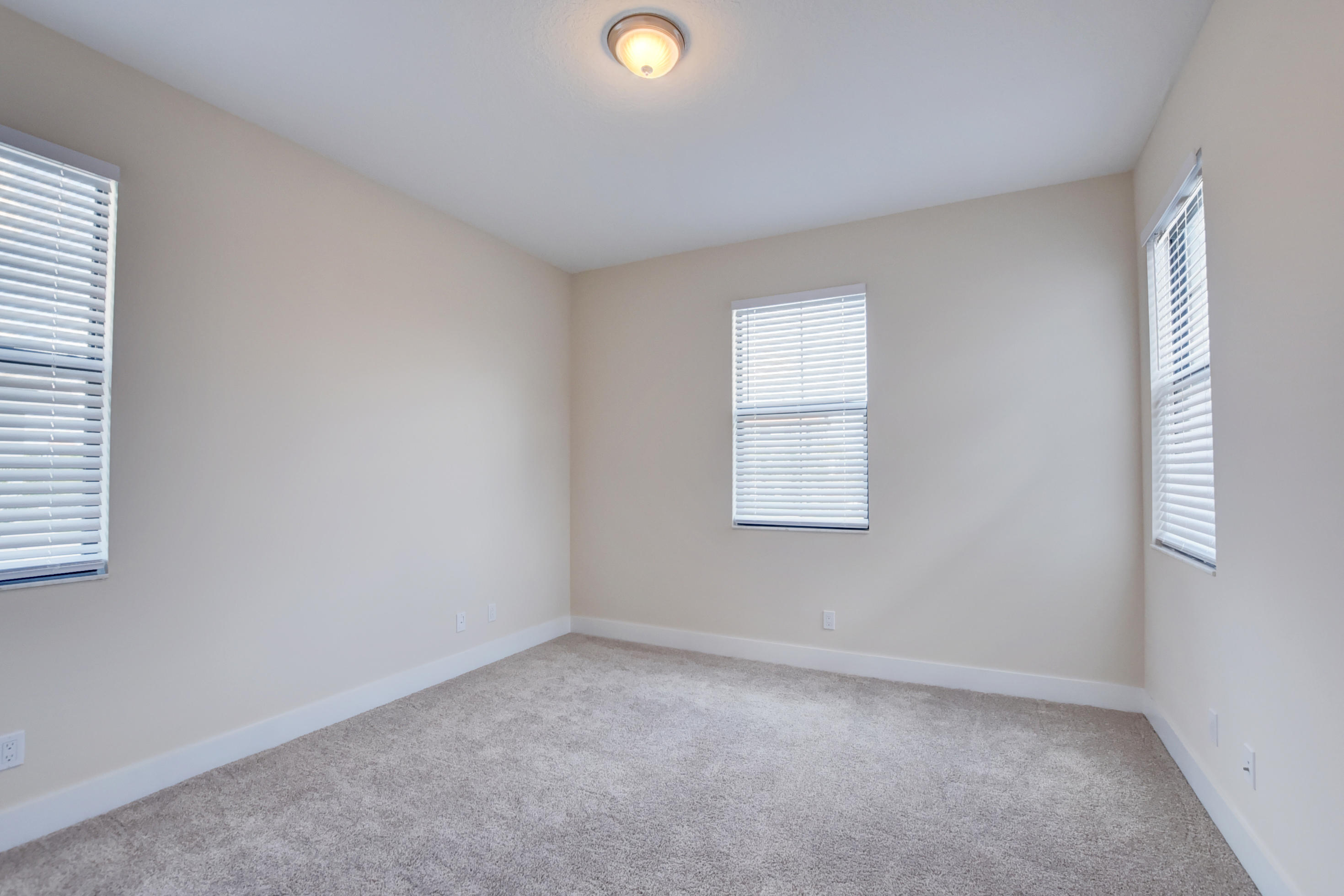 ALTON NEIGHBORHOOD - Residential Lease