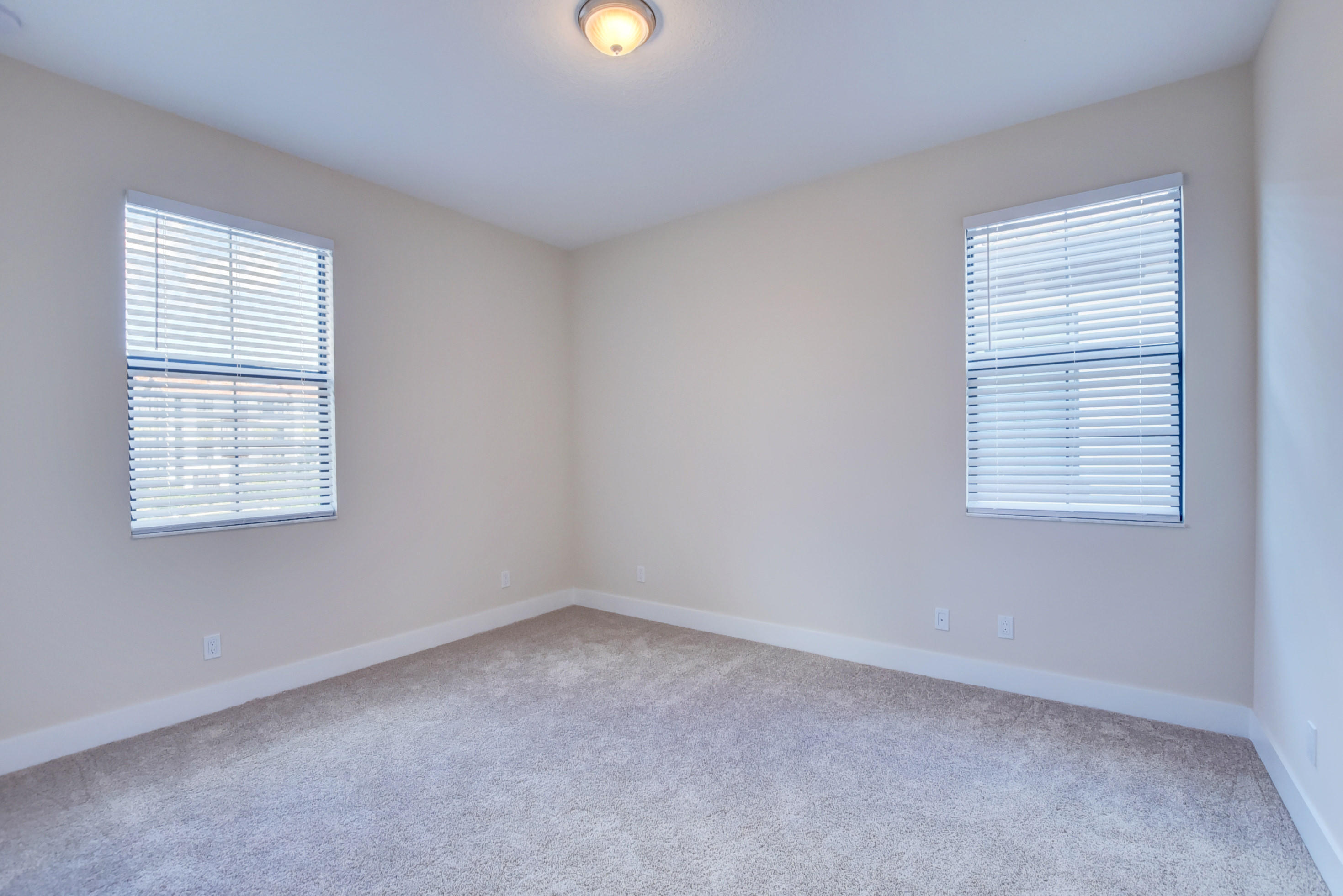 ALTON NEIGHBORHOOD - Residential Lease