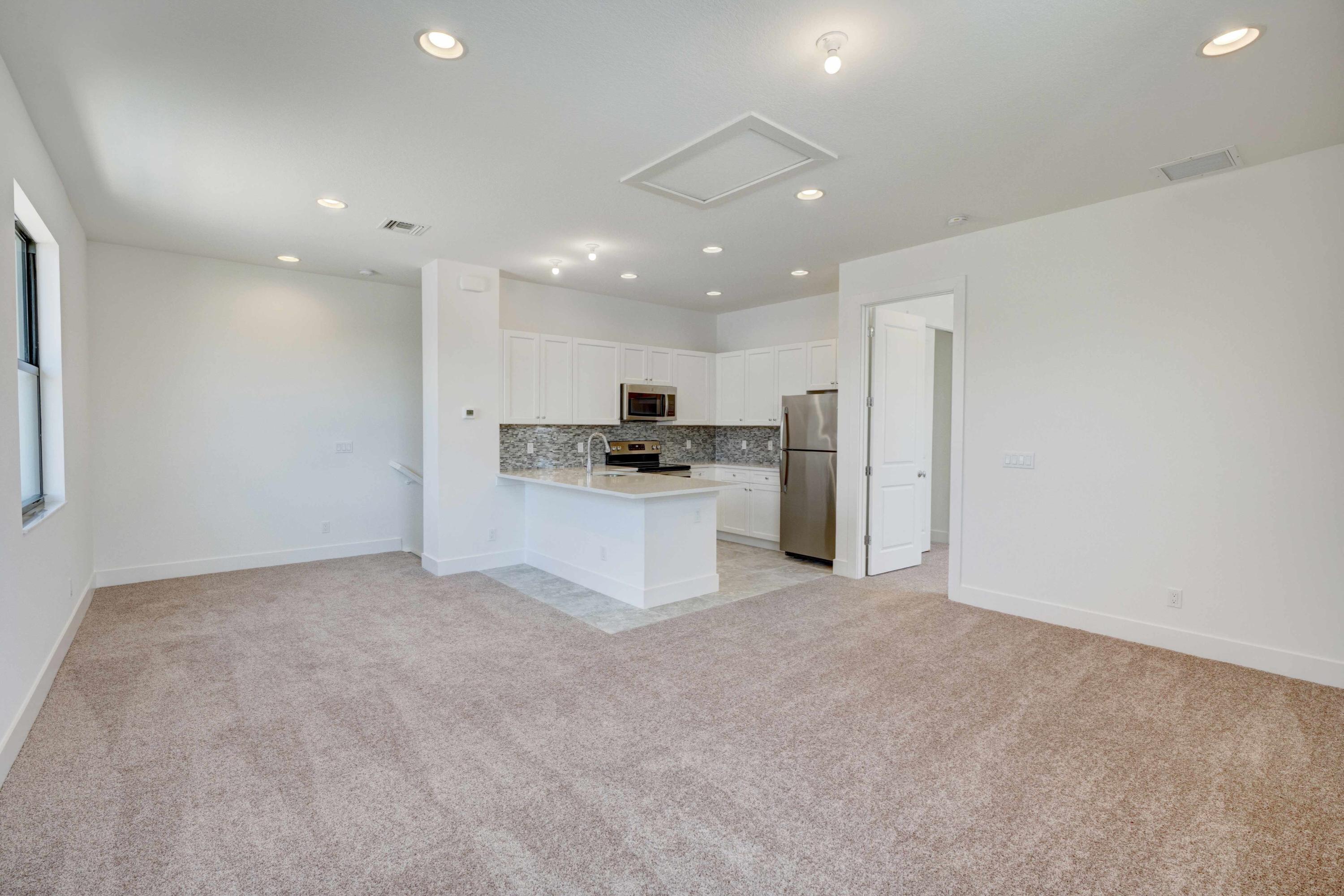 ALTON NEIGHBORHOOD - Residential Lease