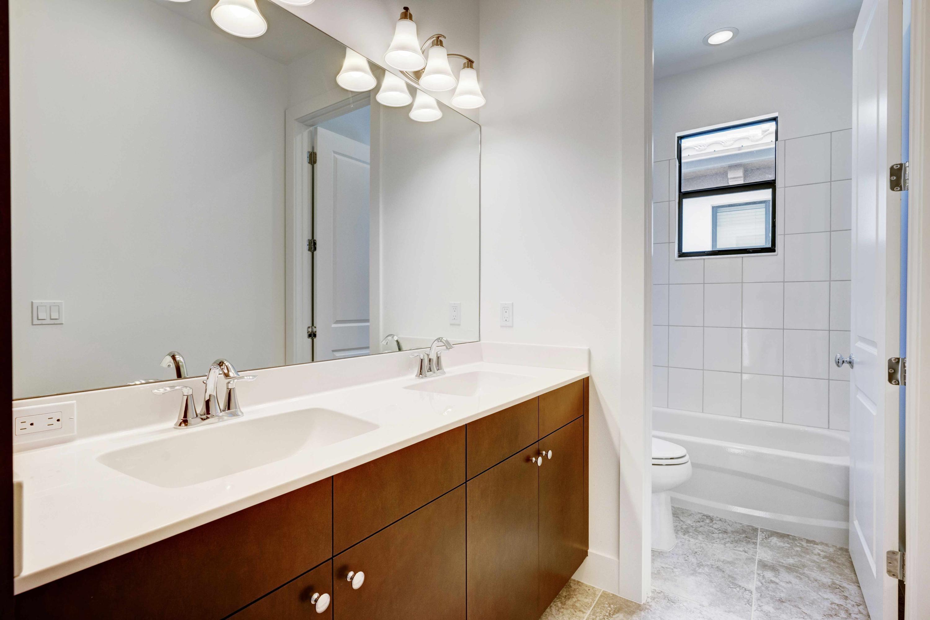 ALTON NEIGHBORHOOD - Residential Lease